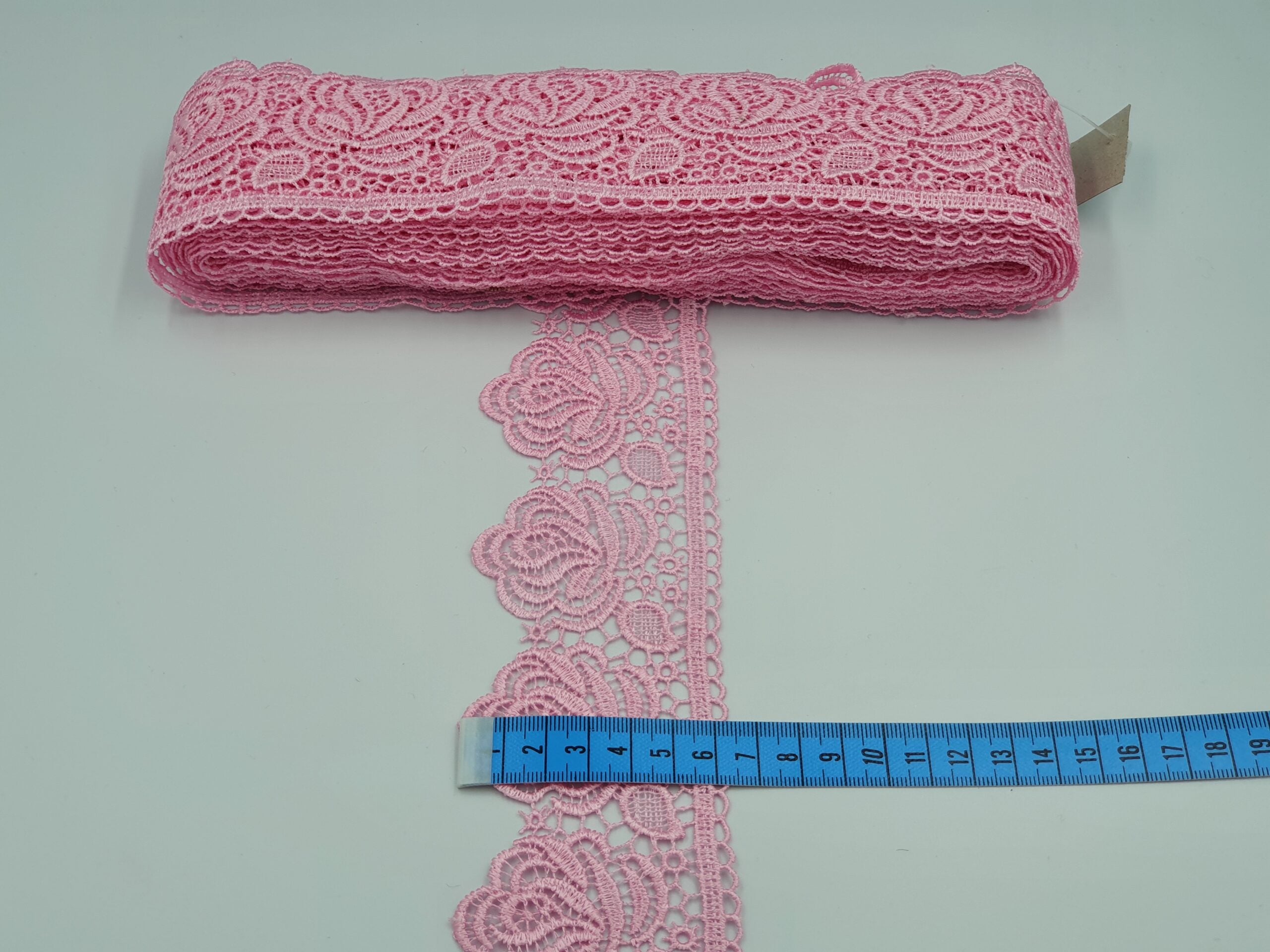 Broderie roz model din fir de matase