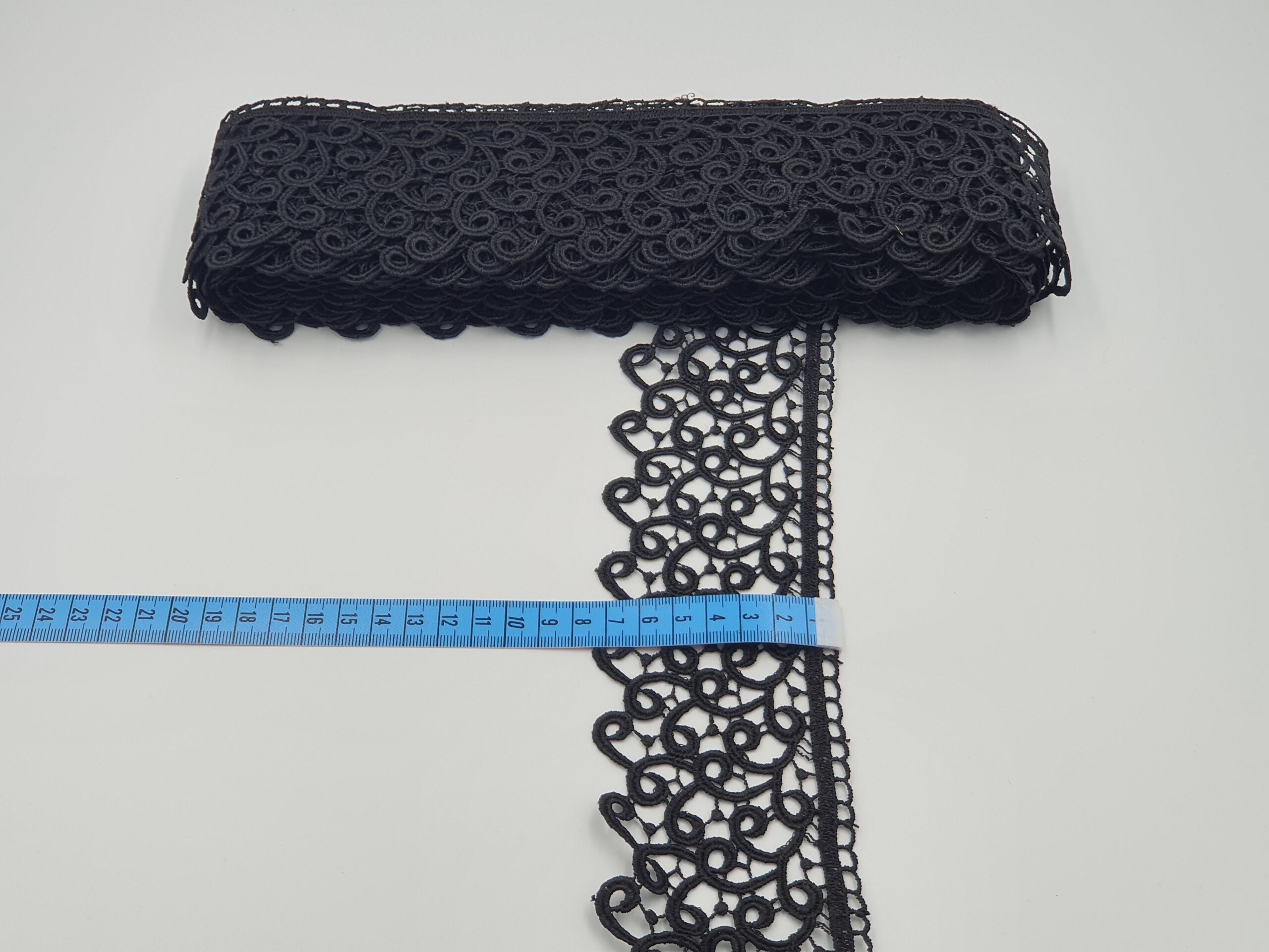 Broderie negru model din fir de matase