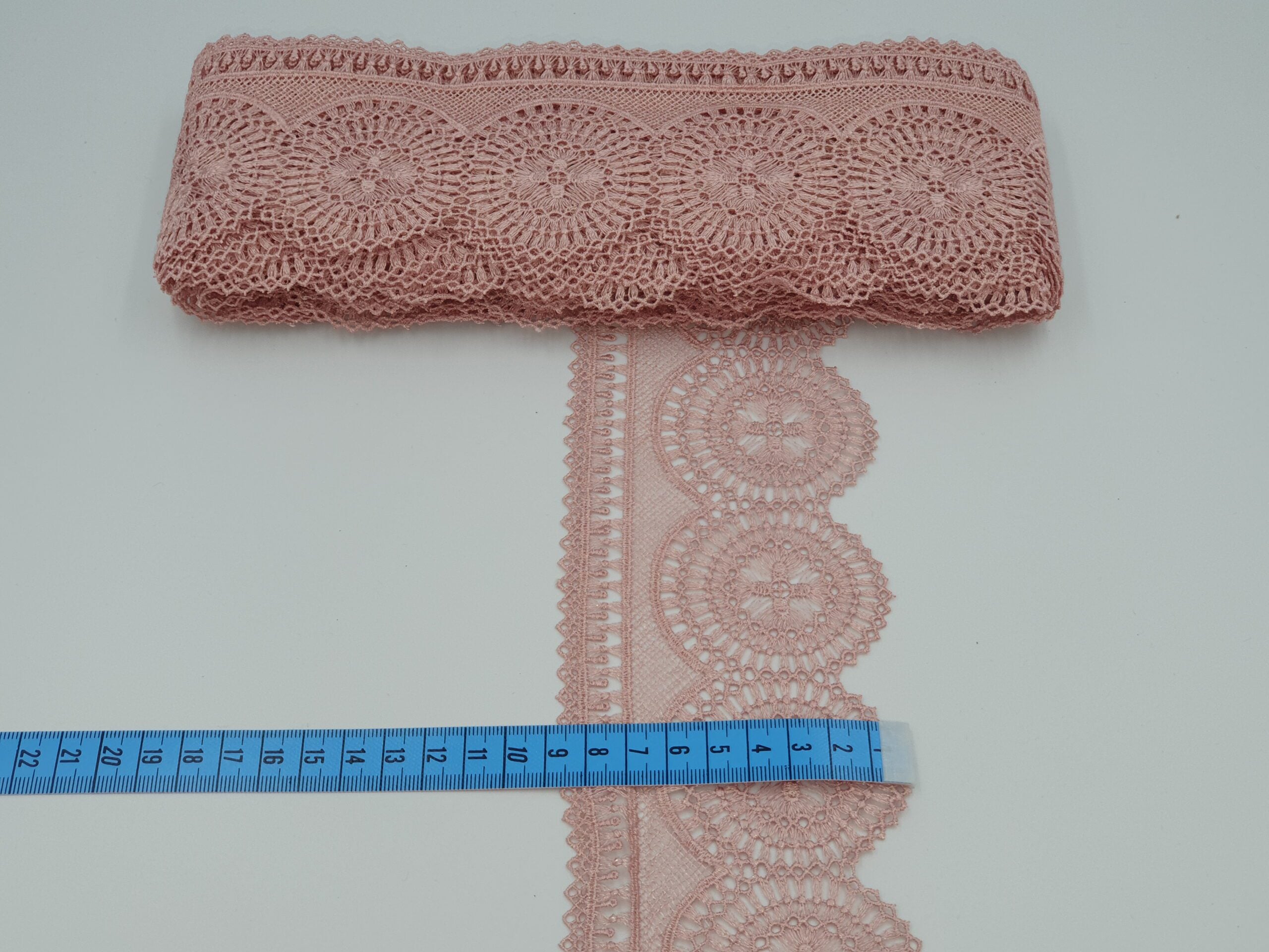Broderie roz model din fir de matase