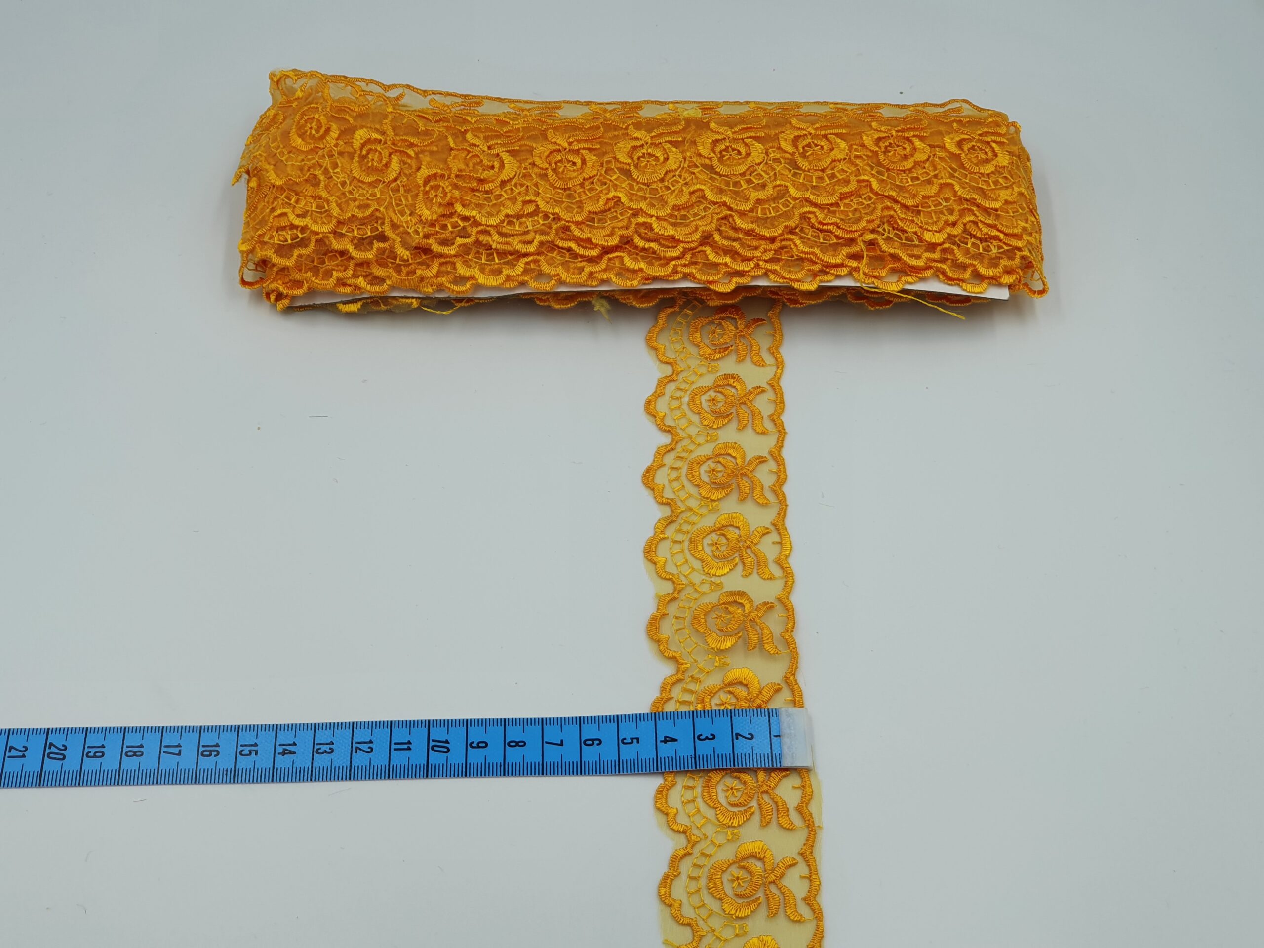 Broderie portocaliu model din fir de matase