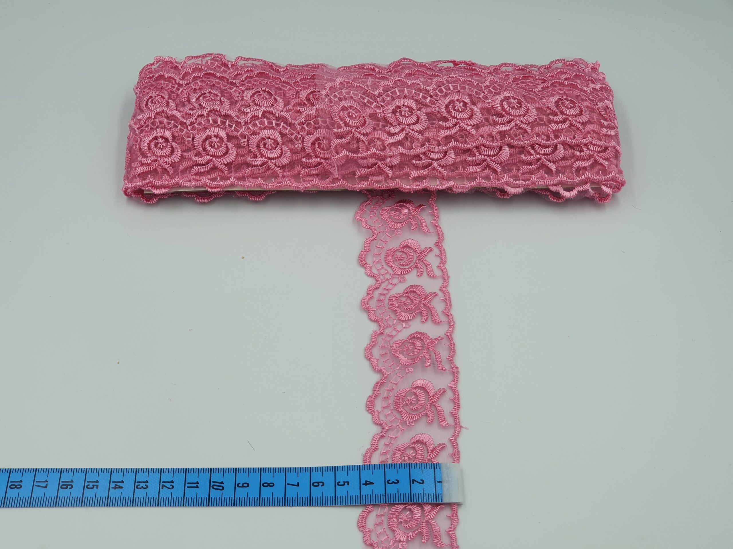Broderie Roz model din fir de matase
