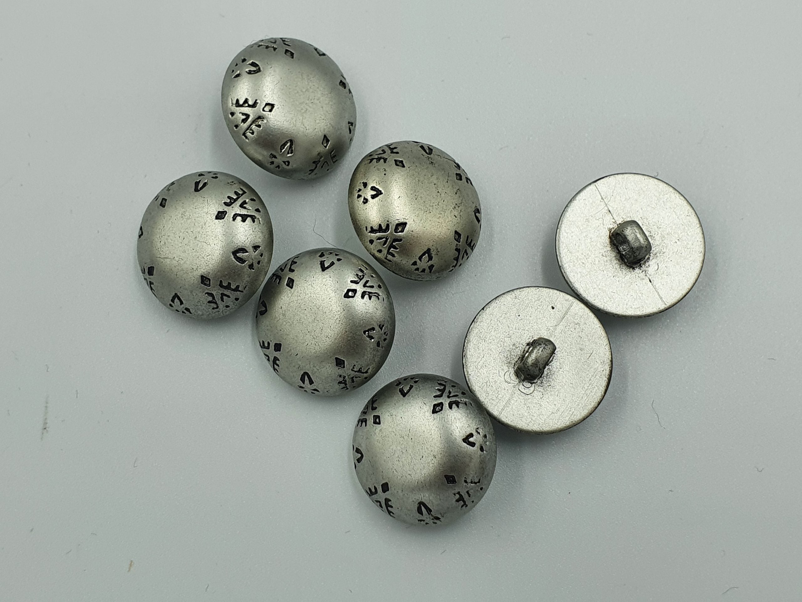 Nasturi rotunzi, model argintiu, prindere cu picior, marime 22mm - 22mm/36 Lin