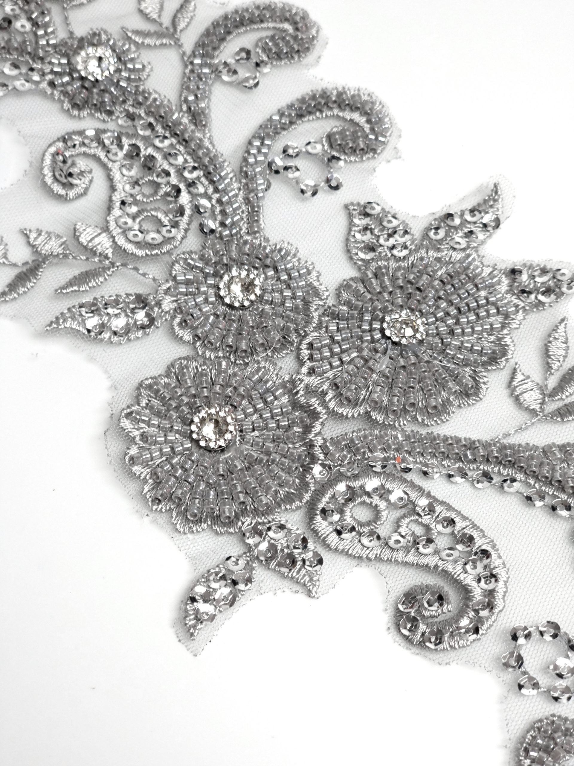 Aplicatie, model floral, 35x15cm, argintiu