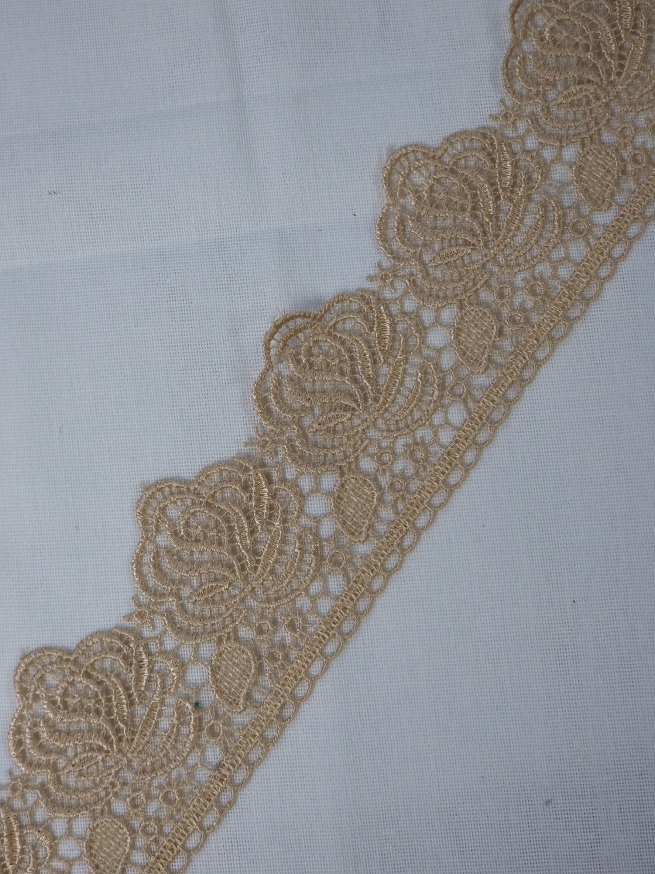 Dantela fixa, Broderie model trandafir, latime 4cm, Bej