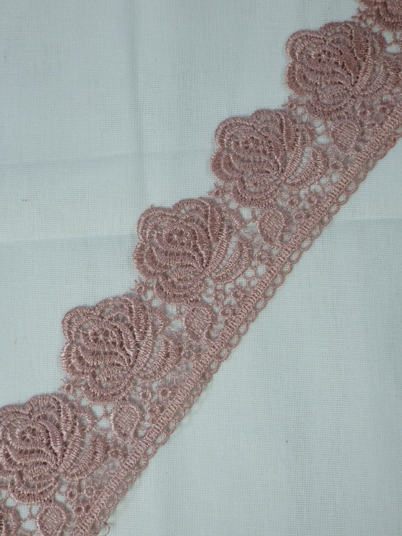 Dantela fixa, Broderie model trandafir, latime 4cm, Roz-prafuit