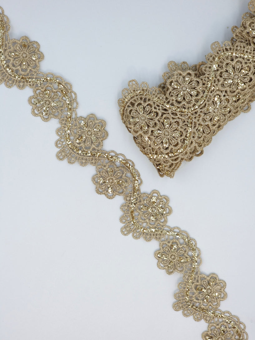 Pasmanterie aurie, model floral cu sclipici 20mm latime