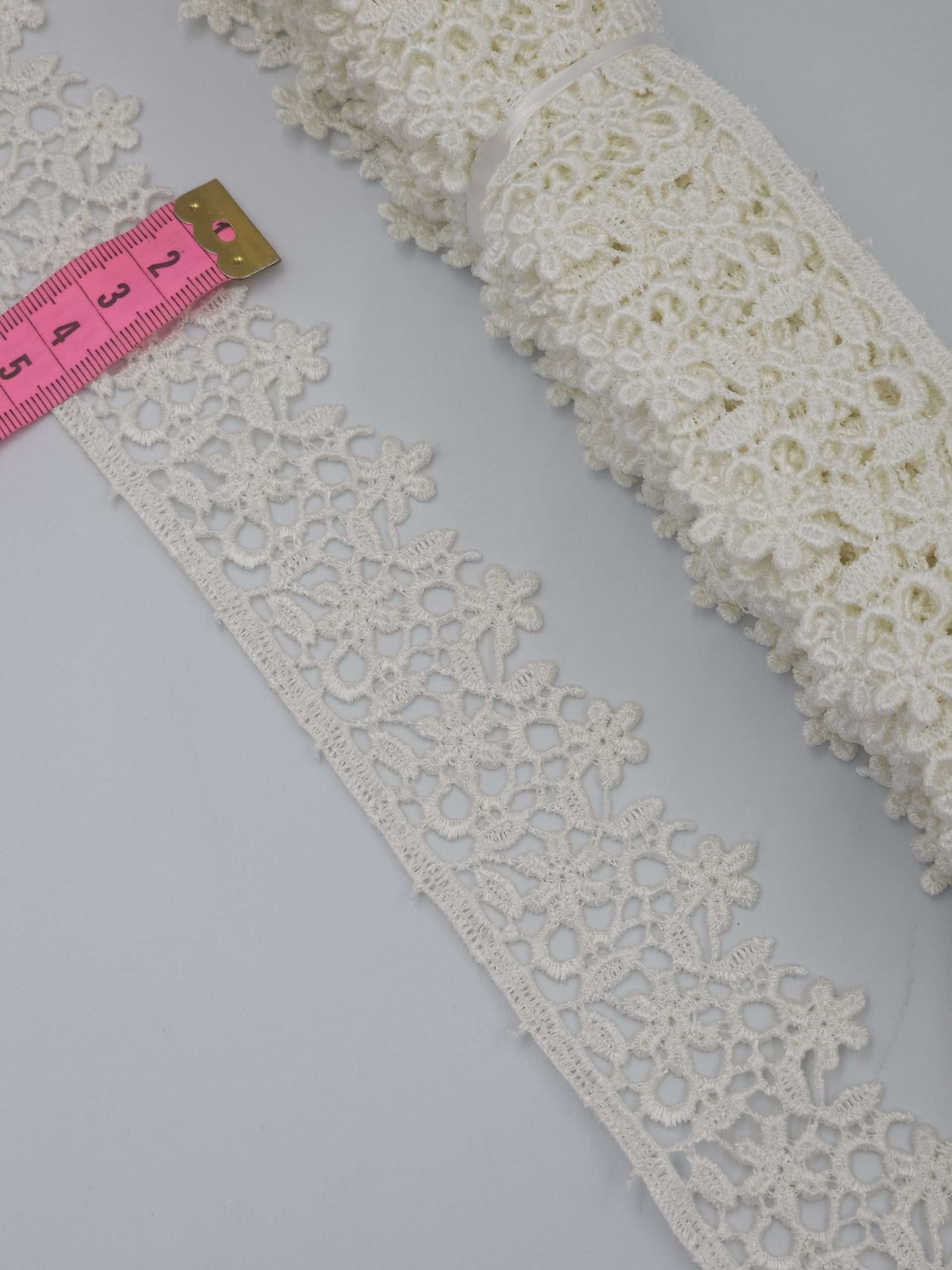 Dantela crem din poliester, 4,5cm