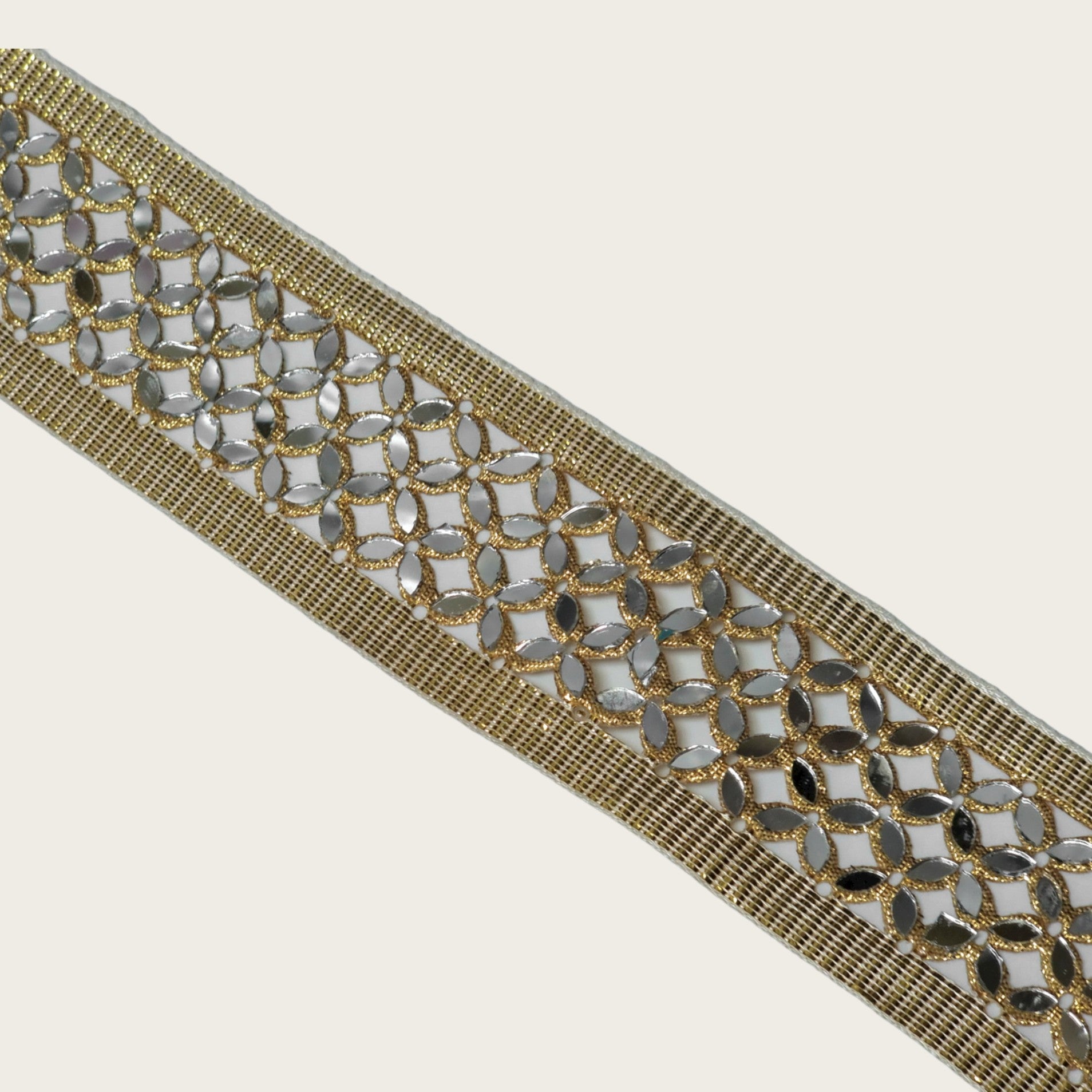Pasmanterie model flori cu oglinzi, latime 5cm, aurie