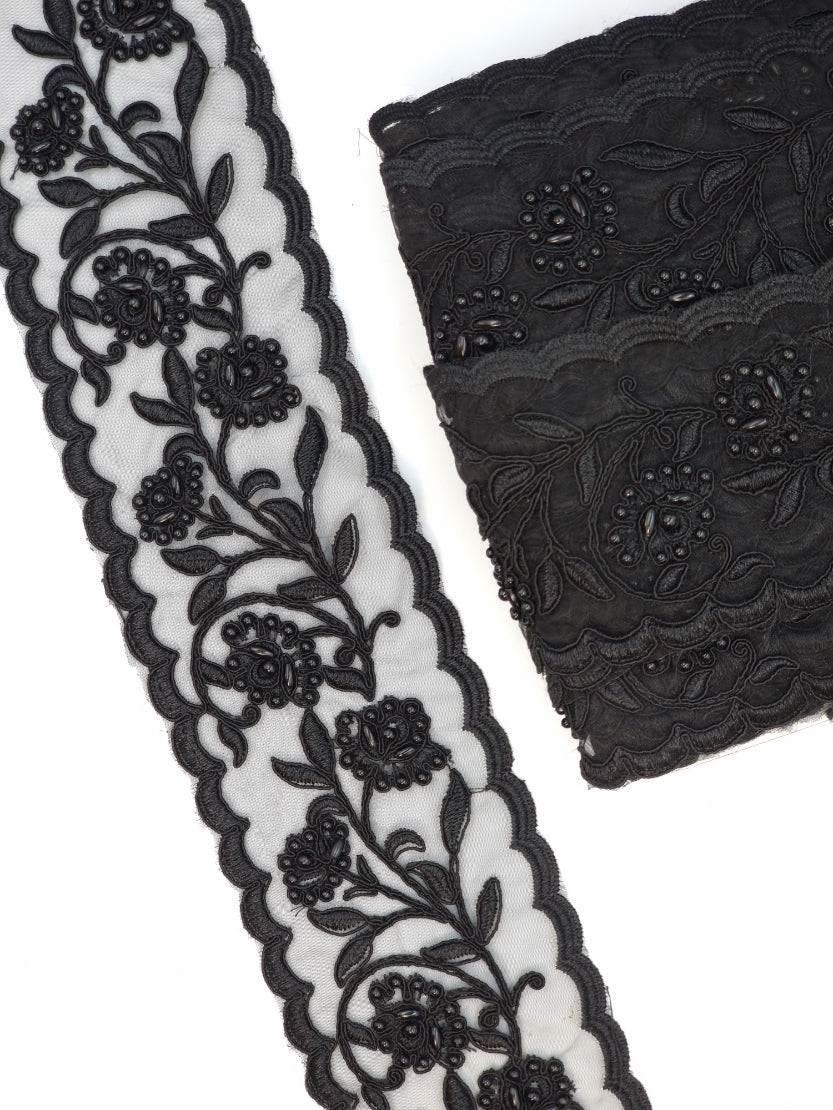 Pasmanterie neagra, broderie florala cu margele cusute, 40mm