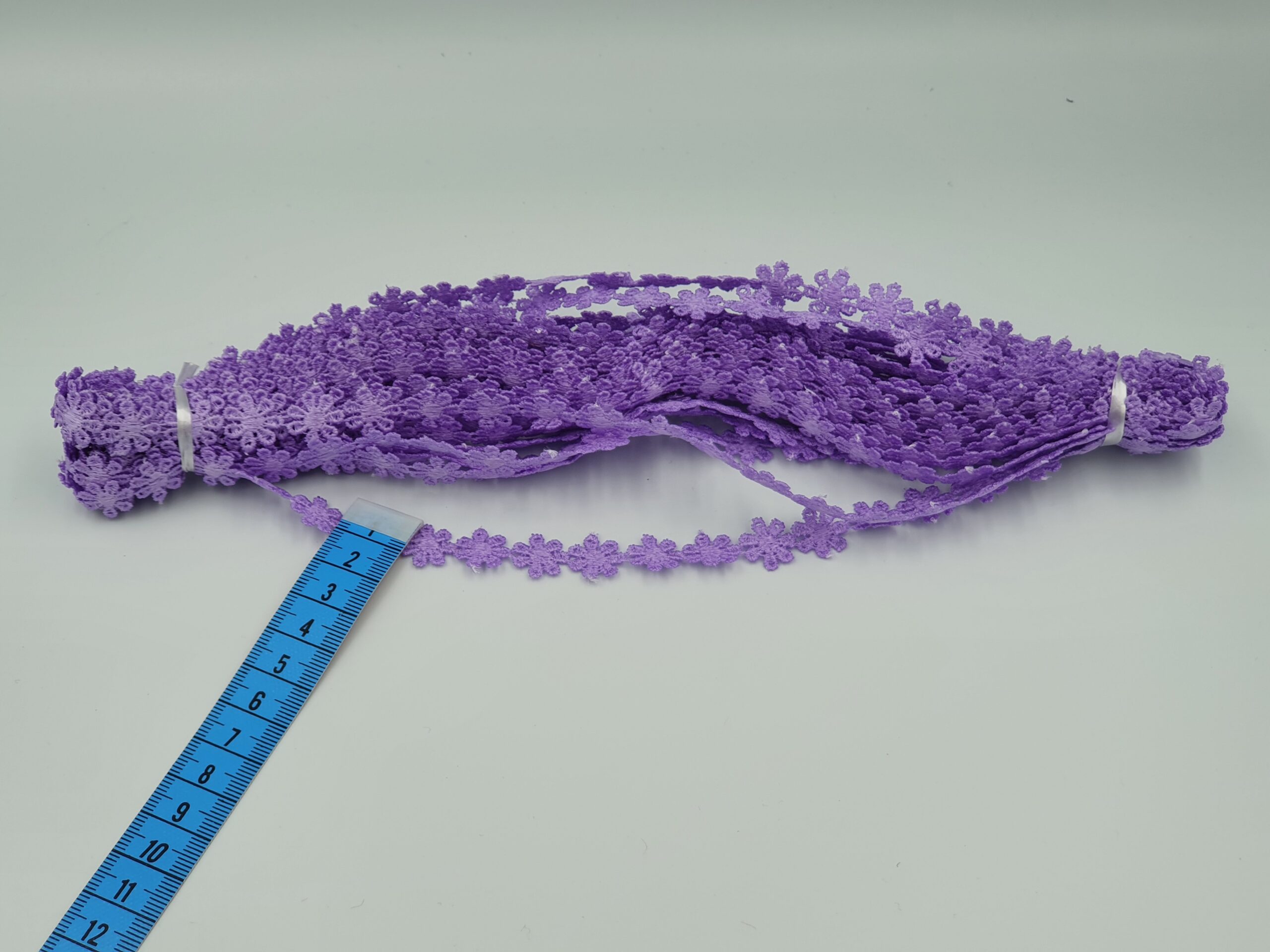 Broderie Mov model din fir de matase