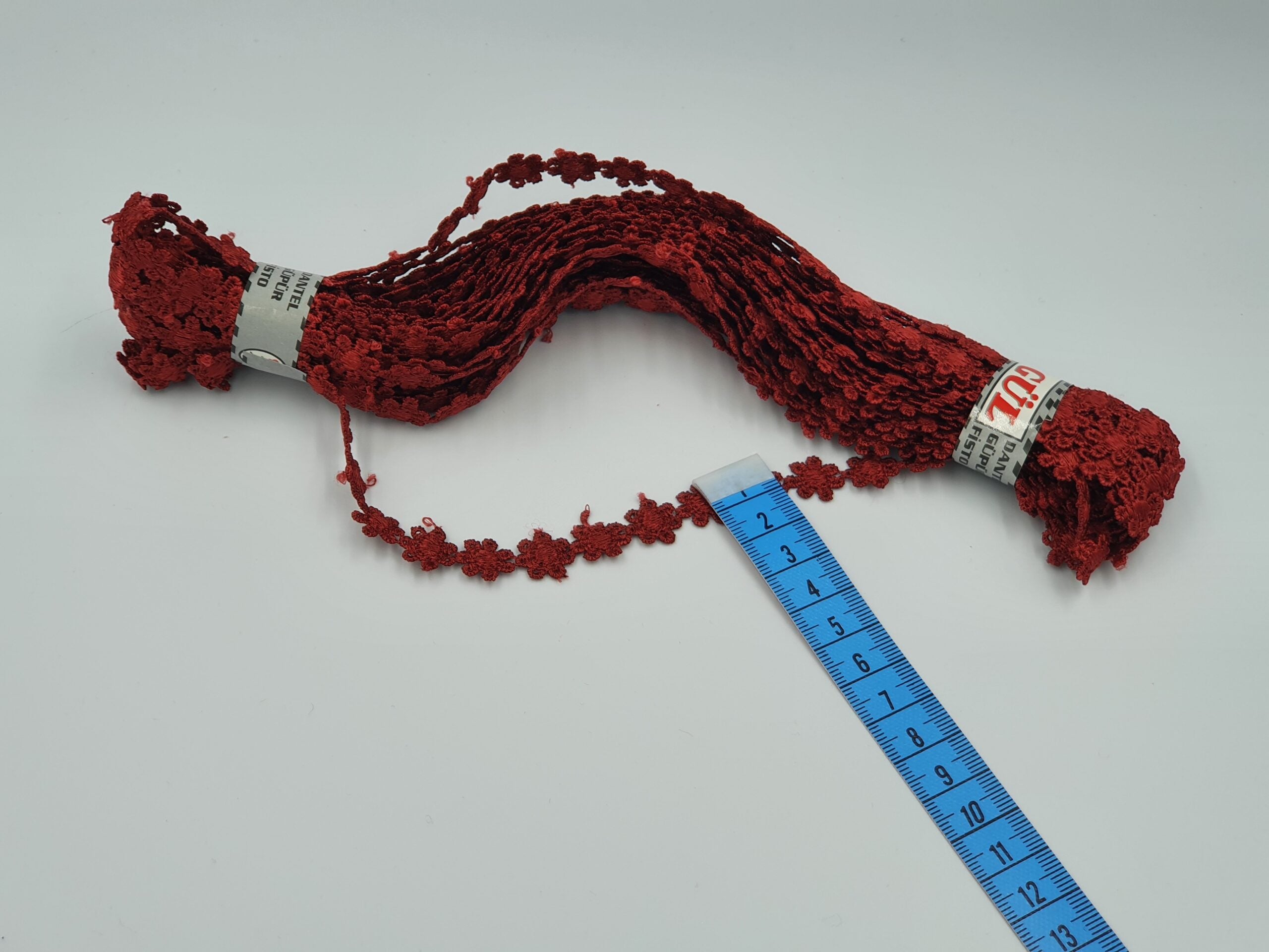 Broderie Grena model din fir de matase