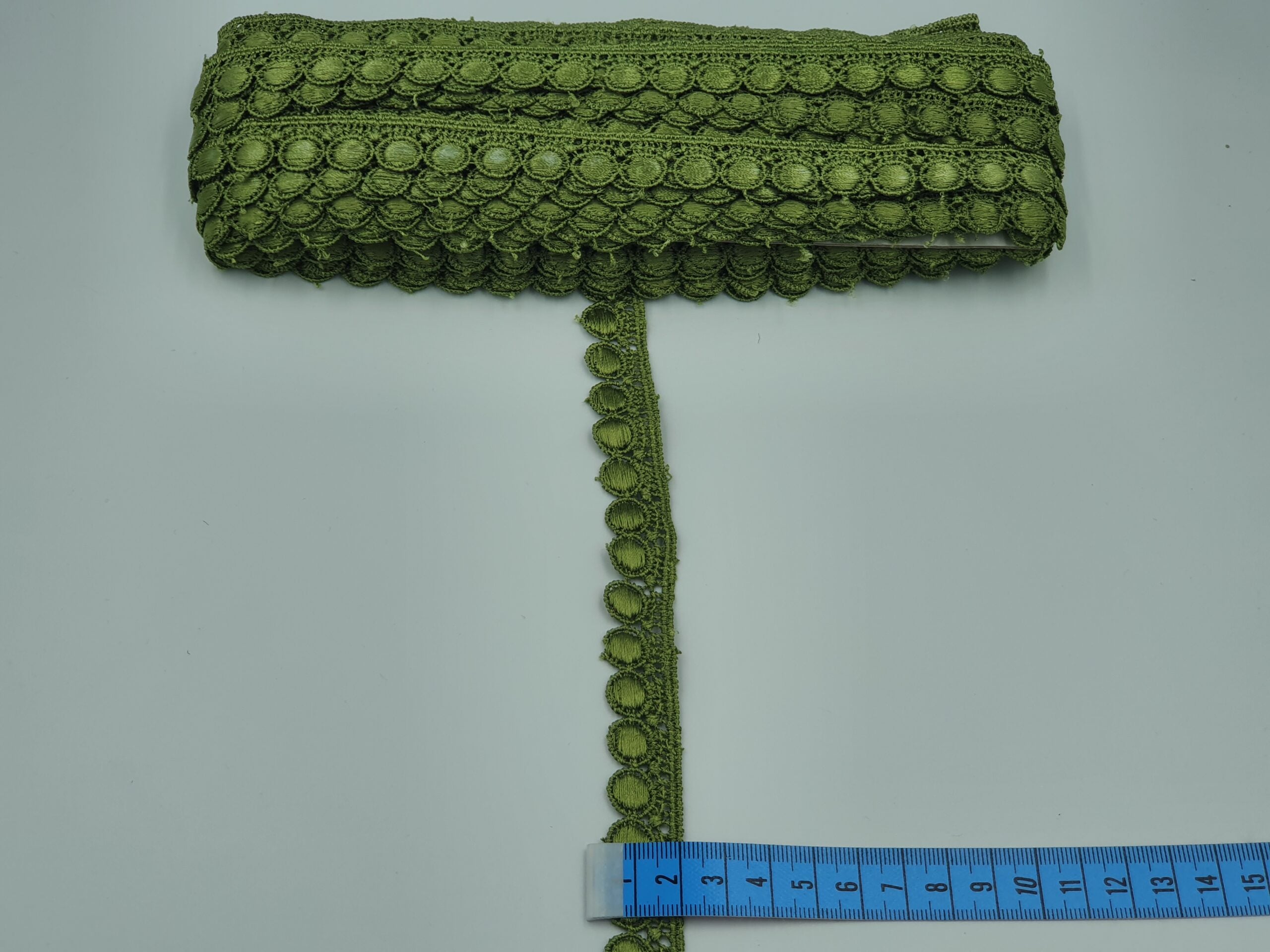 Broderie verde model din fir de matase