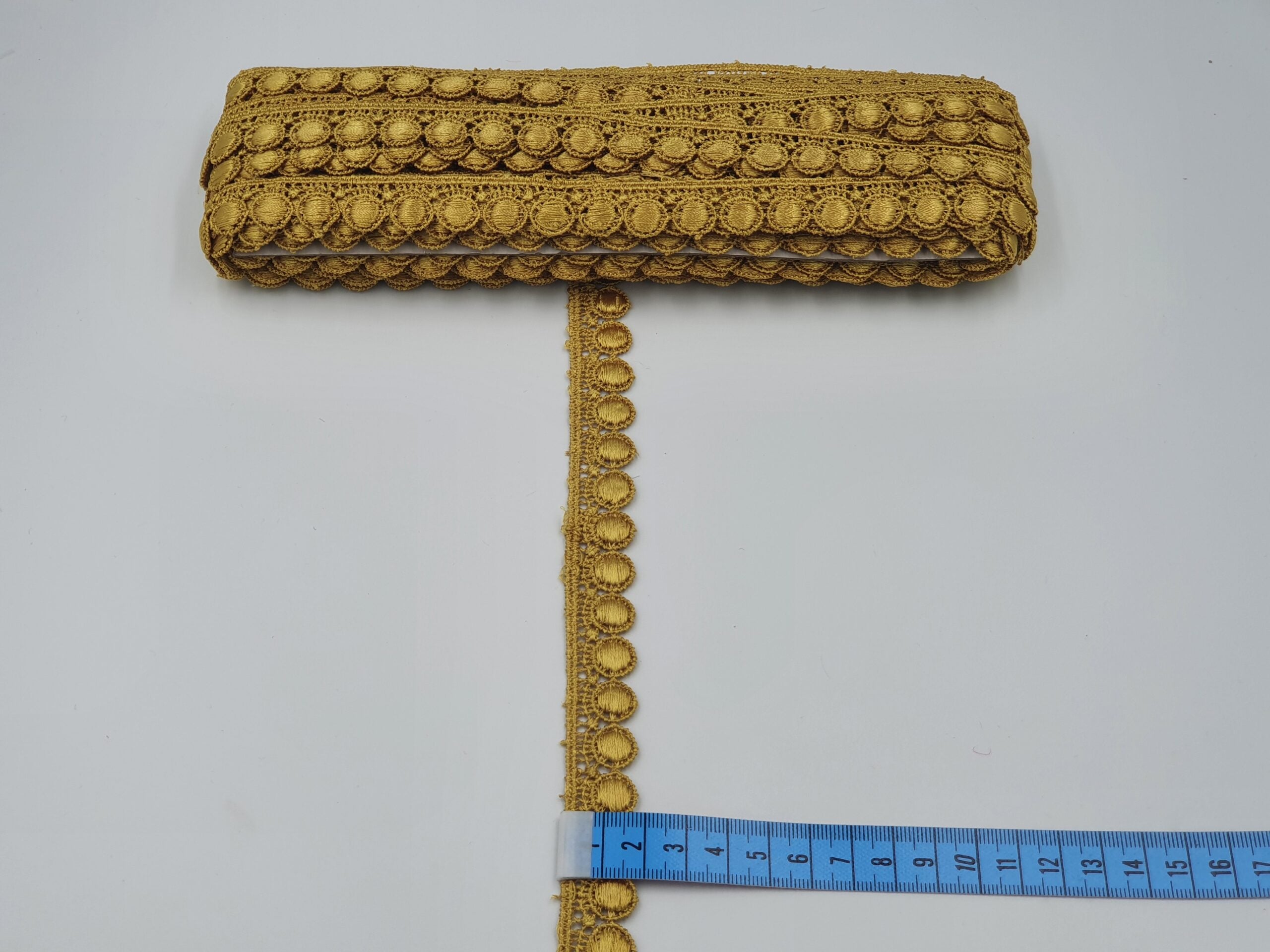 Broderie aurie model din fir de matase