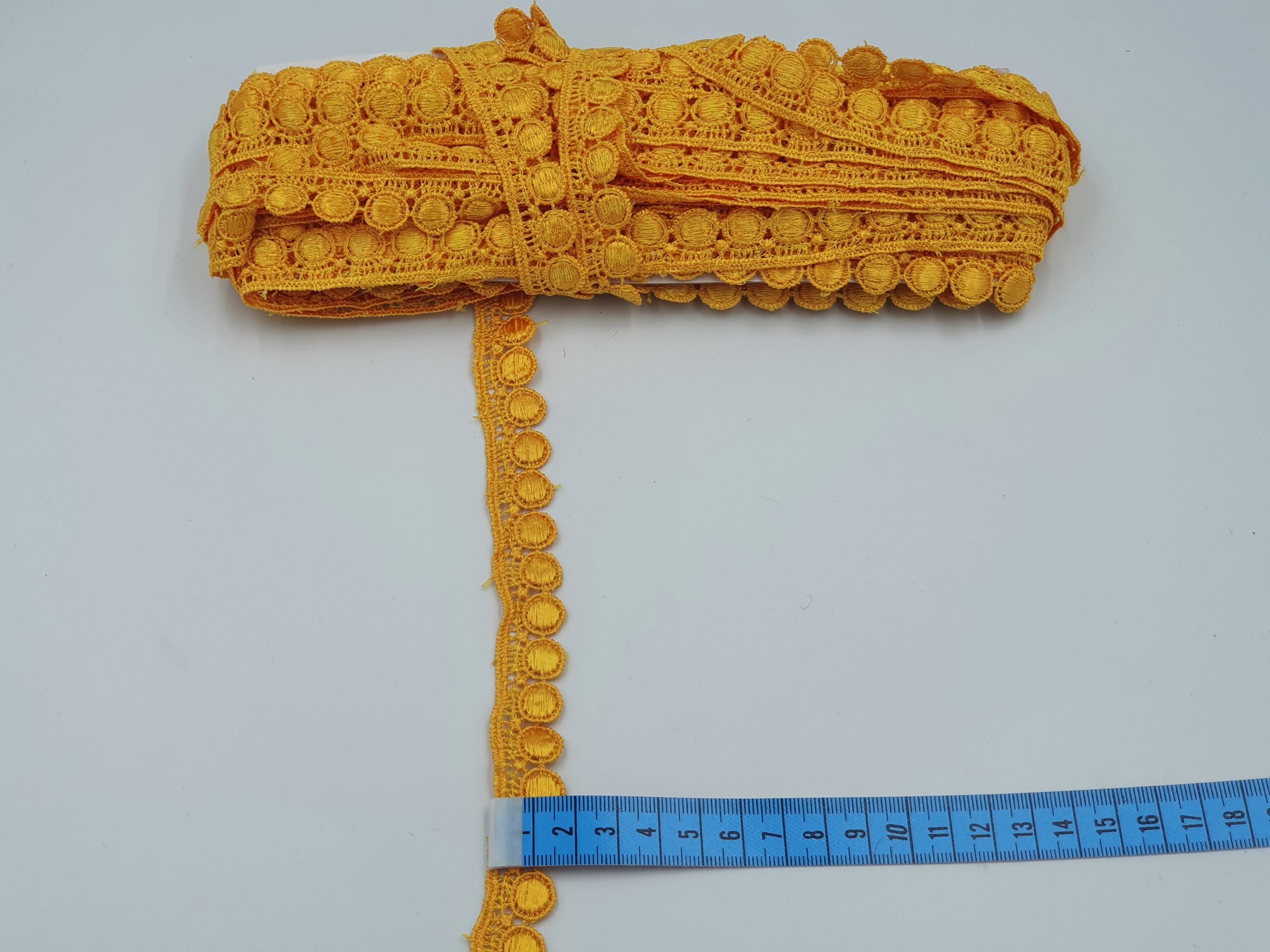 Broderie portocaliu model din fir de matase