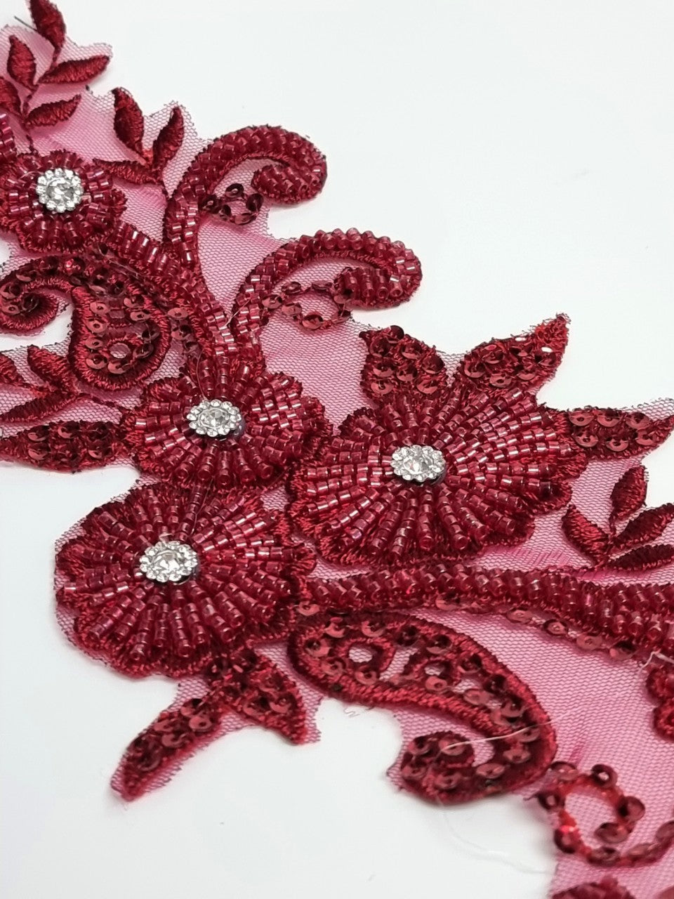 Aplicatie, model floral, 35x15cm, grena