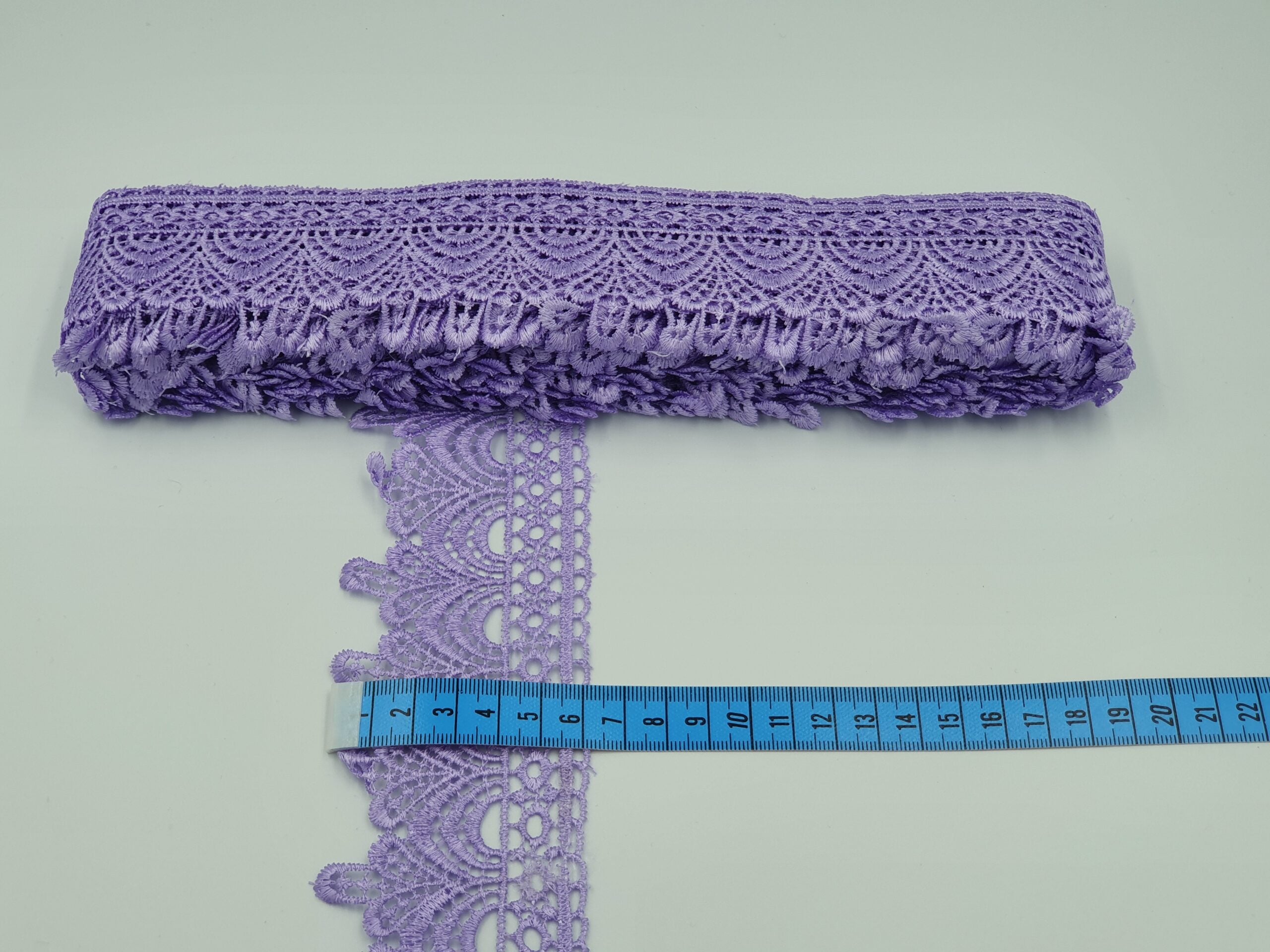 Broderie Mov model din fir de matase
