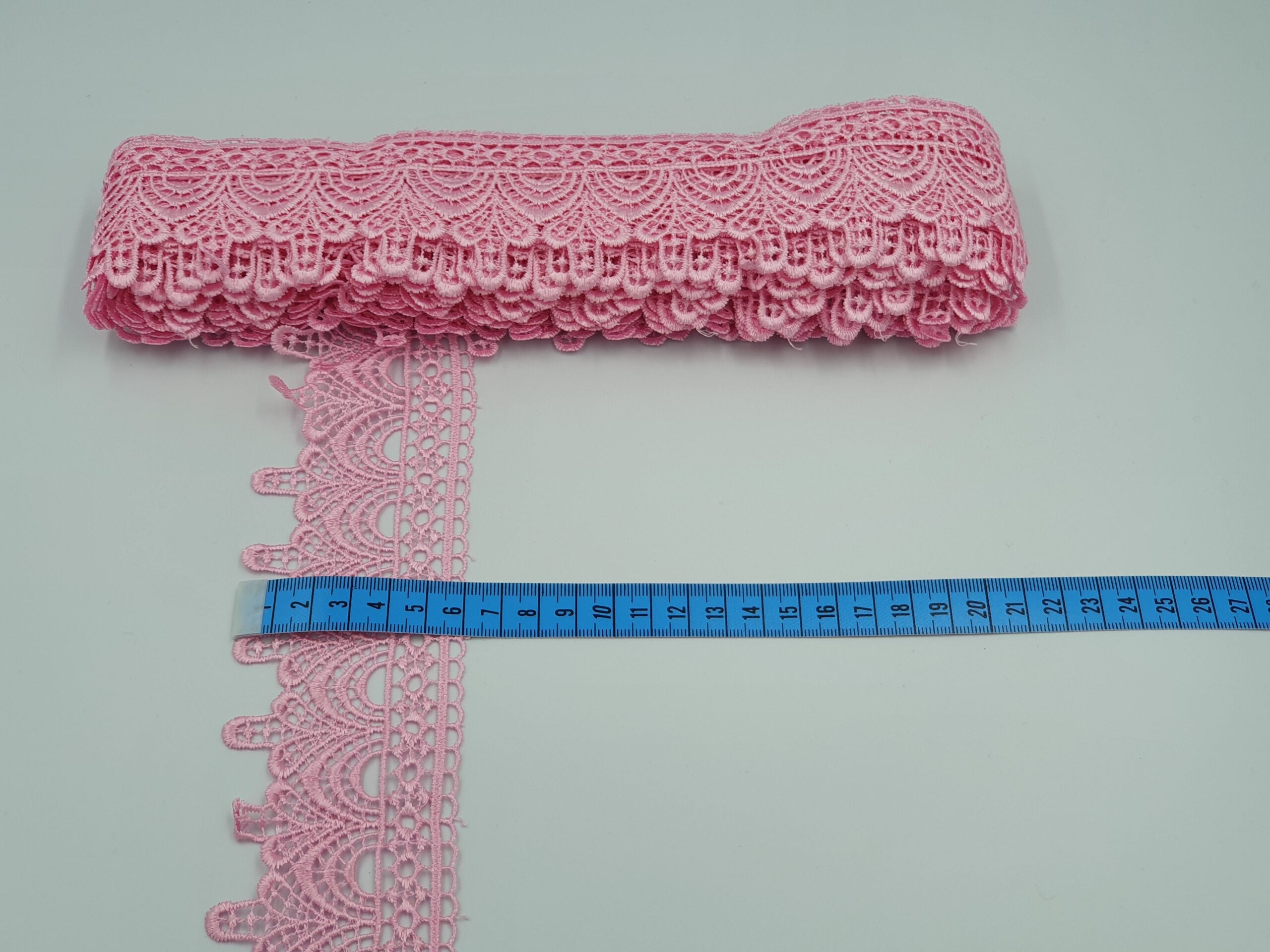 Broderie Roz model din fir de matase