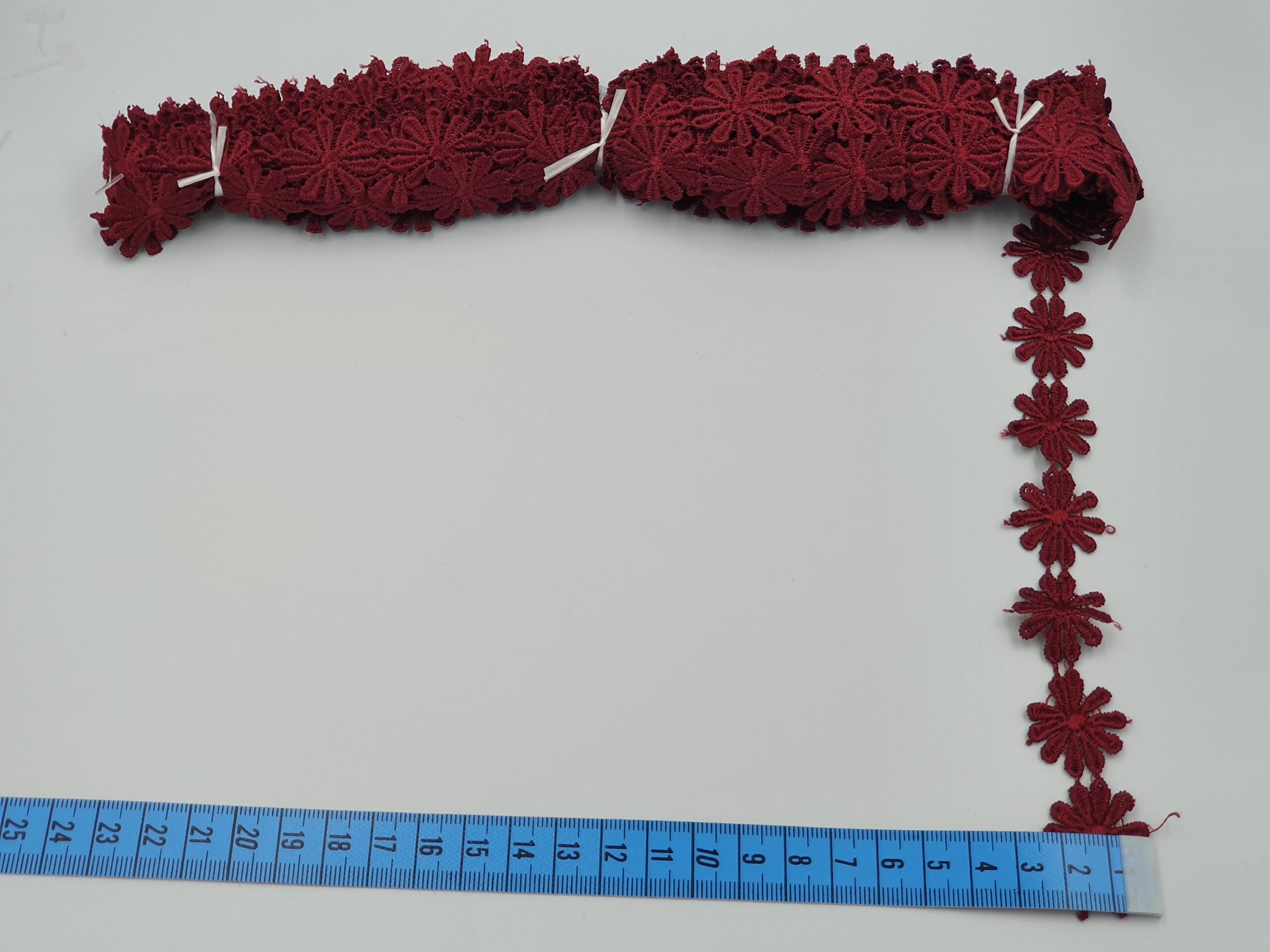 Broderie grena model din fir de matase