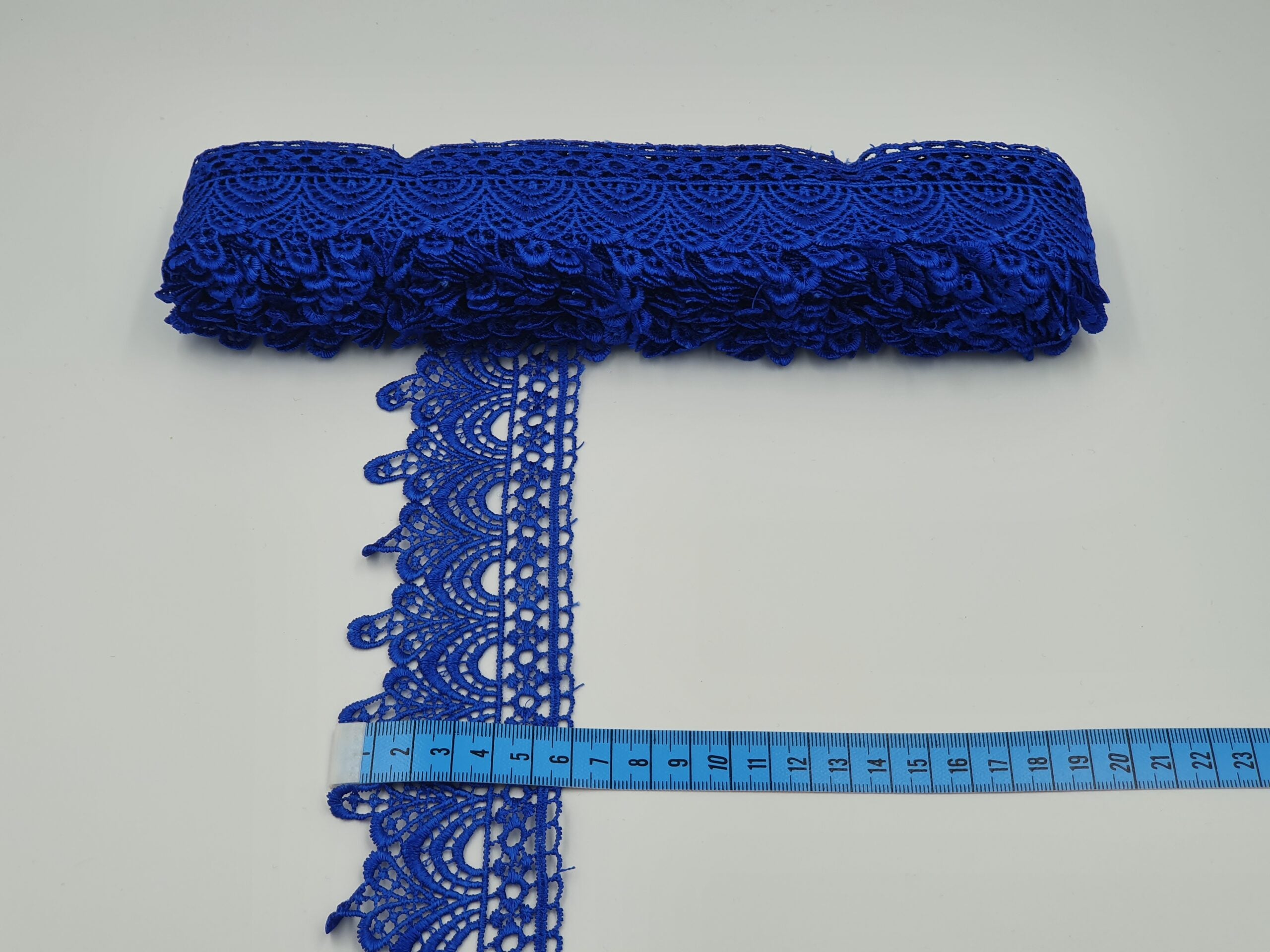 Broderie albastru  model din fir de matase