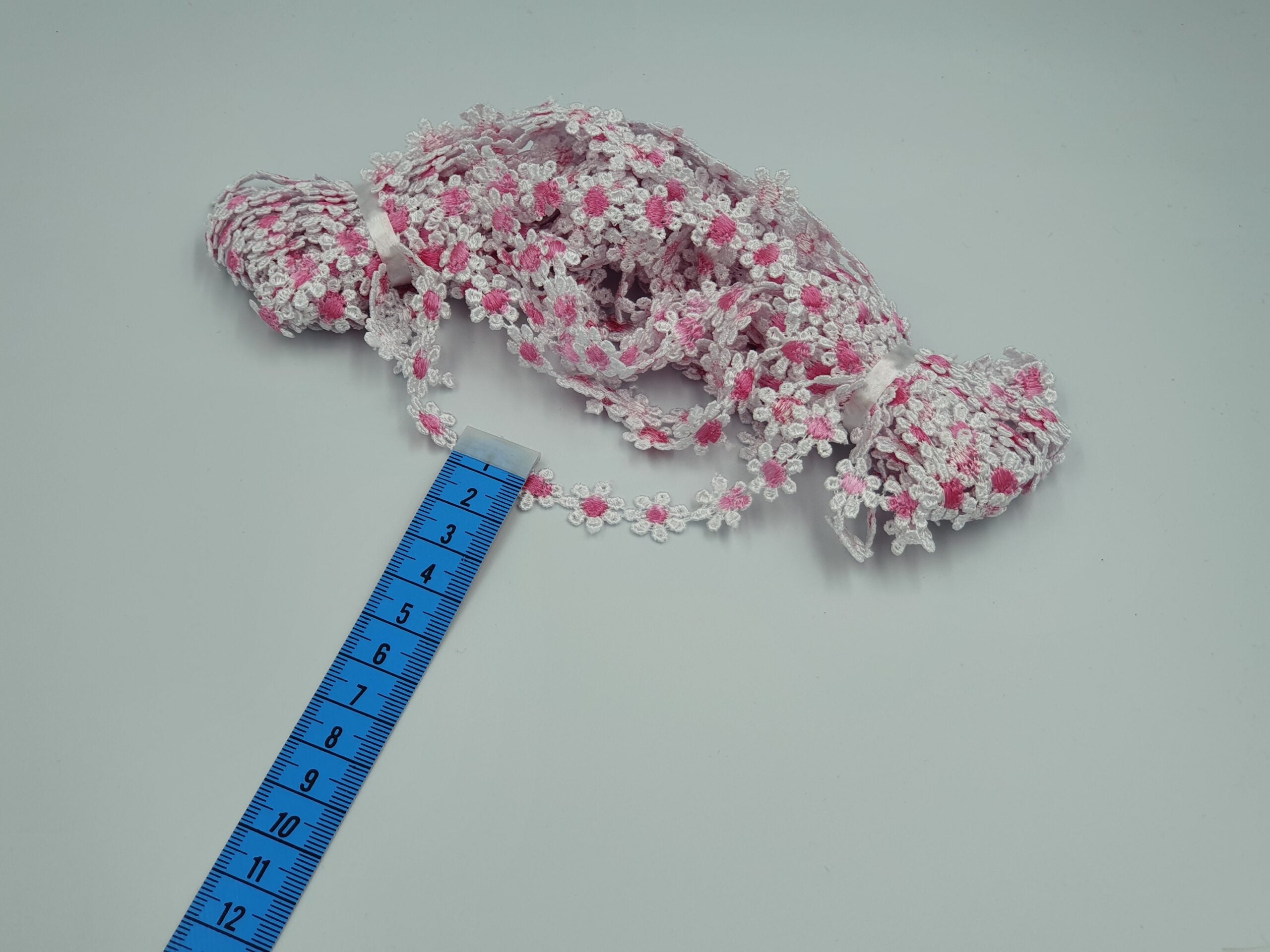 Broderie roz model din fir de matase