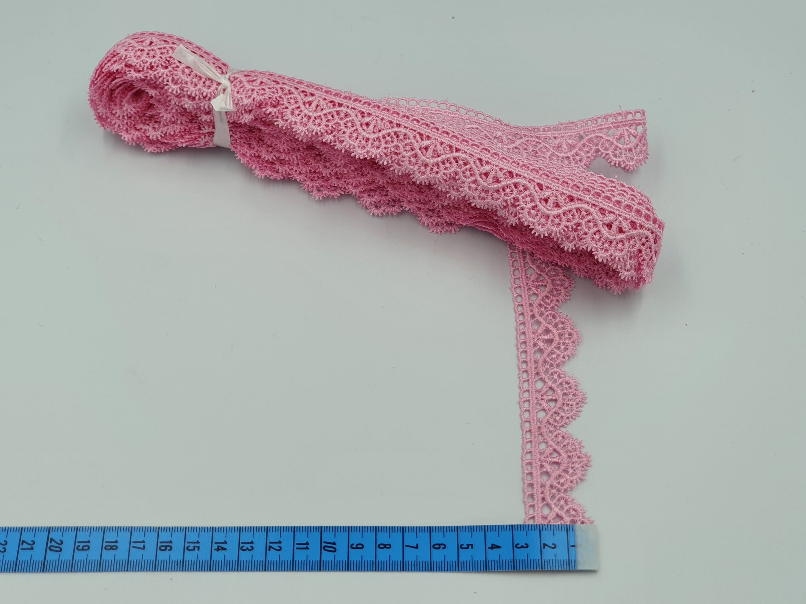 Broderie roz model din fir de matase
