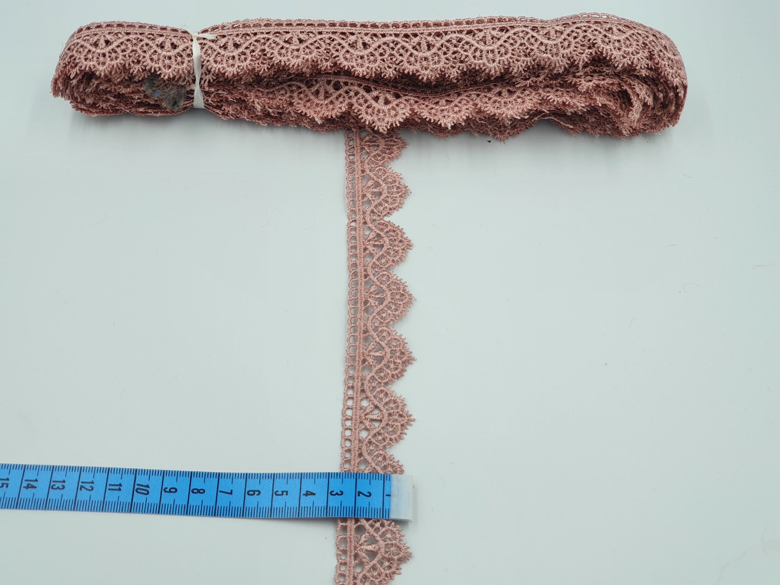 Broderie roz-prafuit model din fir de matase