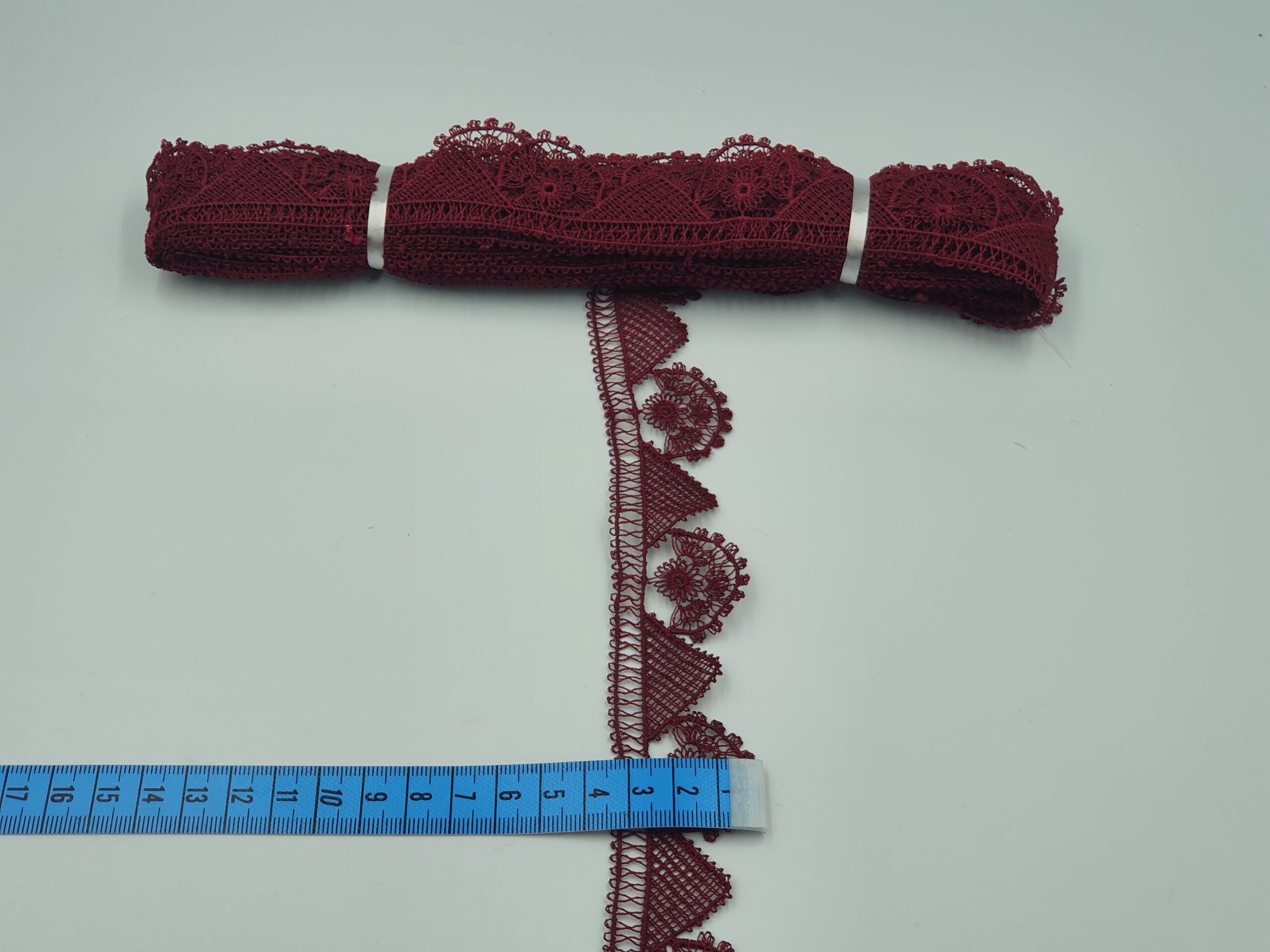 Broderie grena model din fir de matase