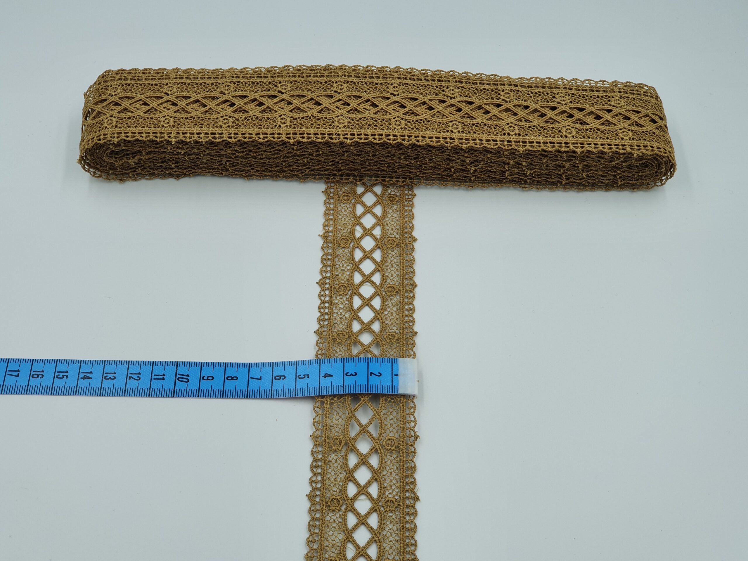 Broderie aurie model din fir de matase