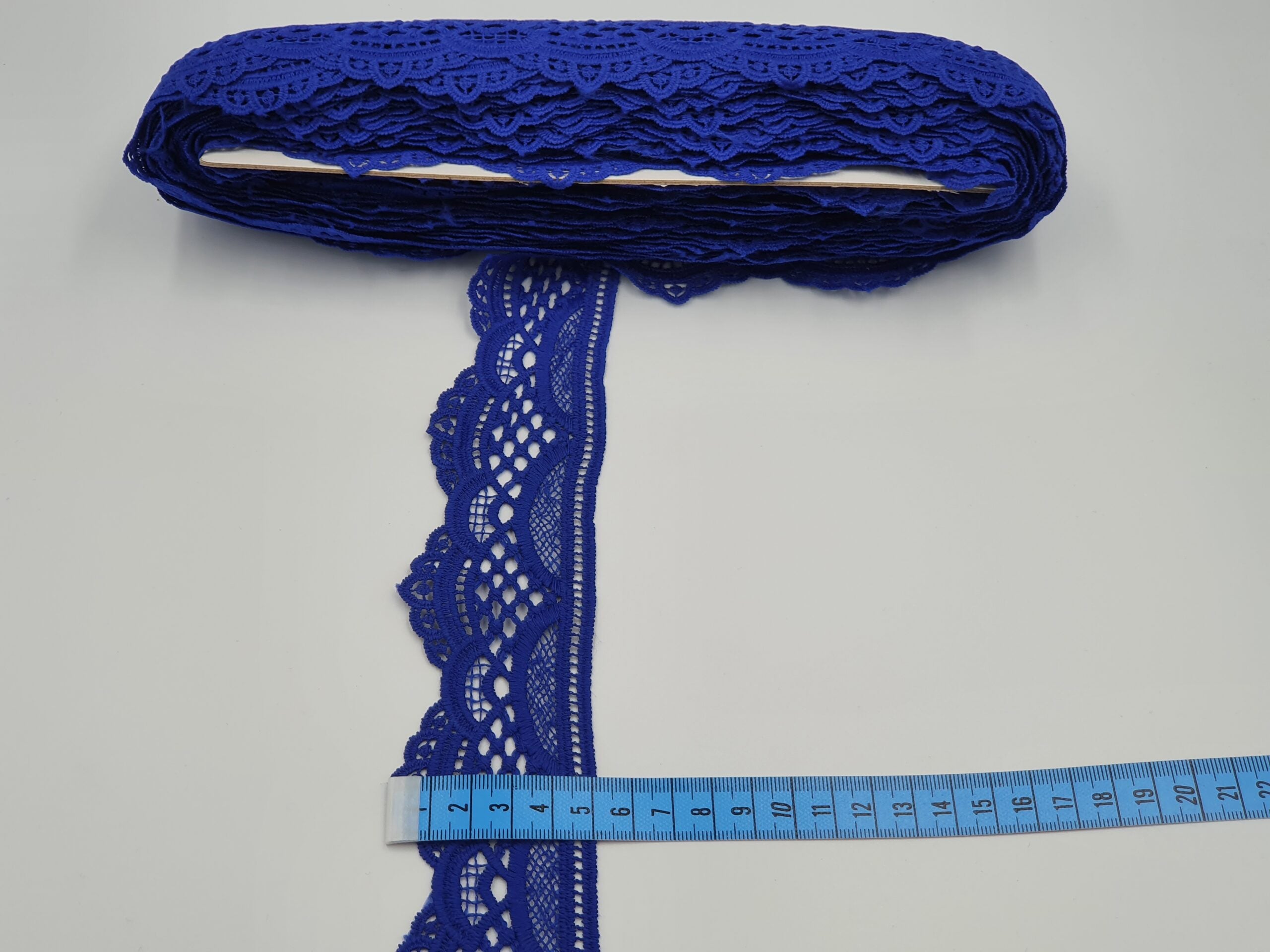 Broderie albastru model din fir de matase