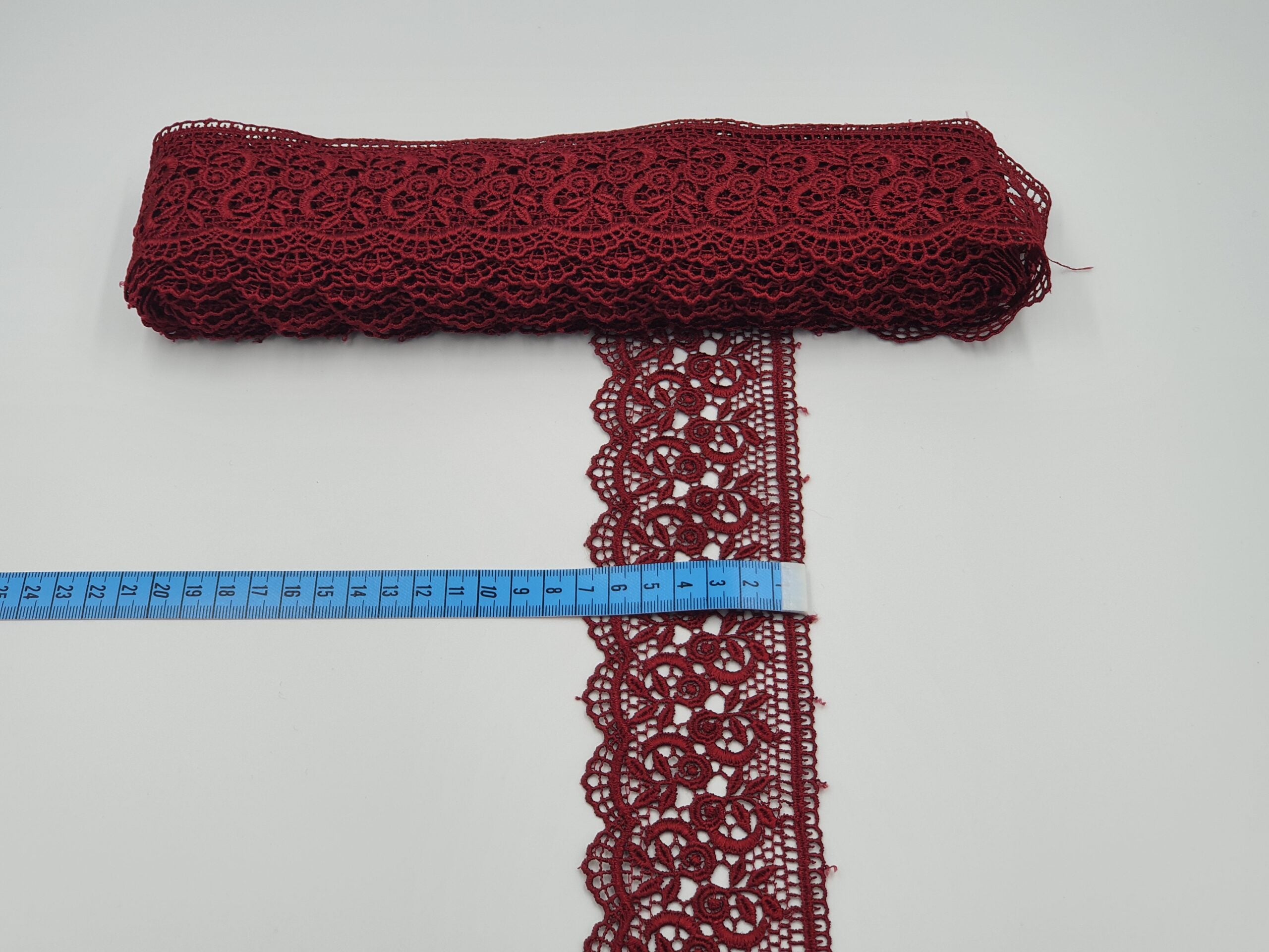 Broderie grena model din fir de matase