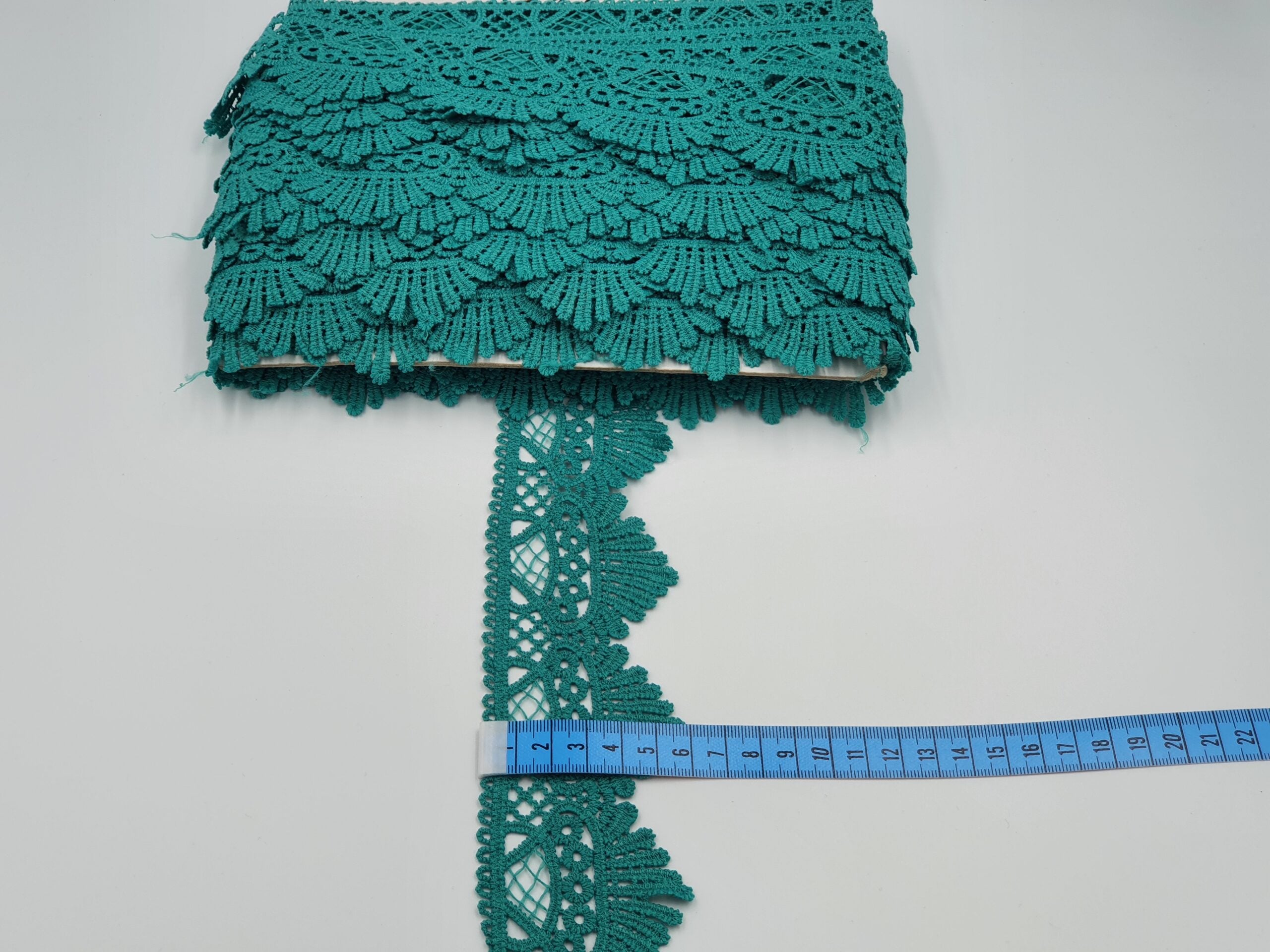Broderie turcoaz model din fir de matase
