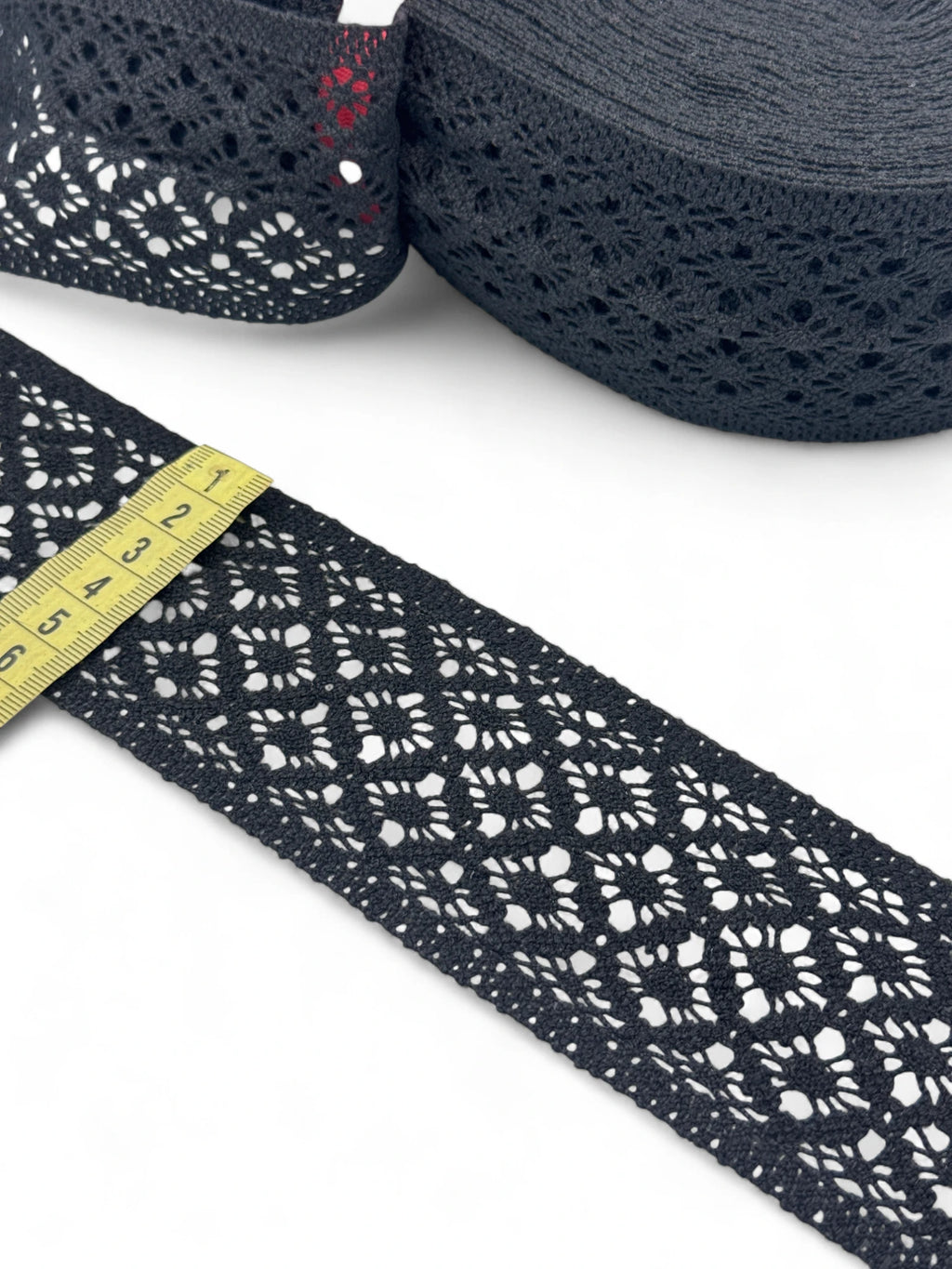 Dantela bumbac cu bordura neagra 6cm