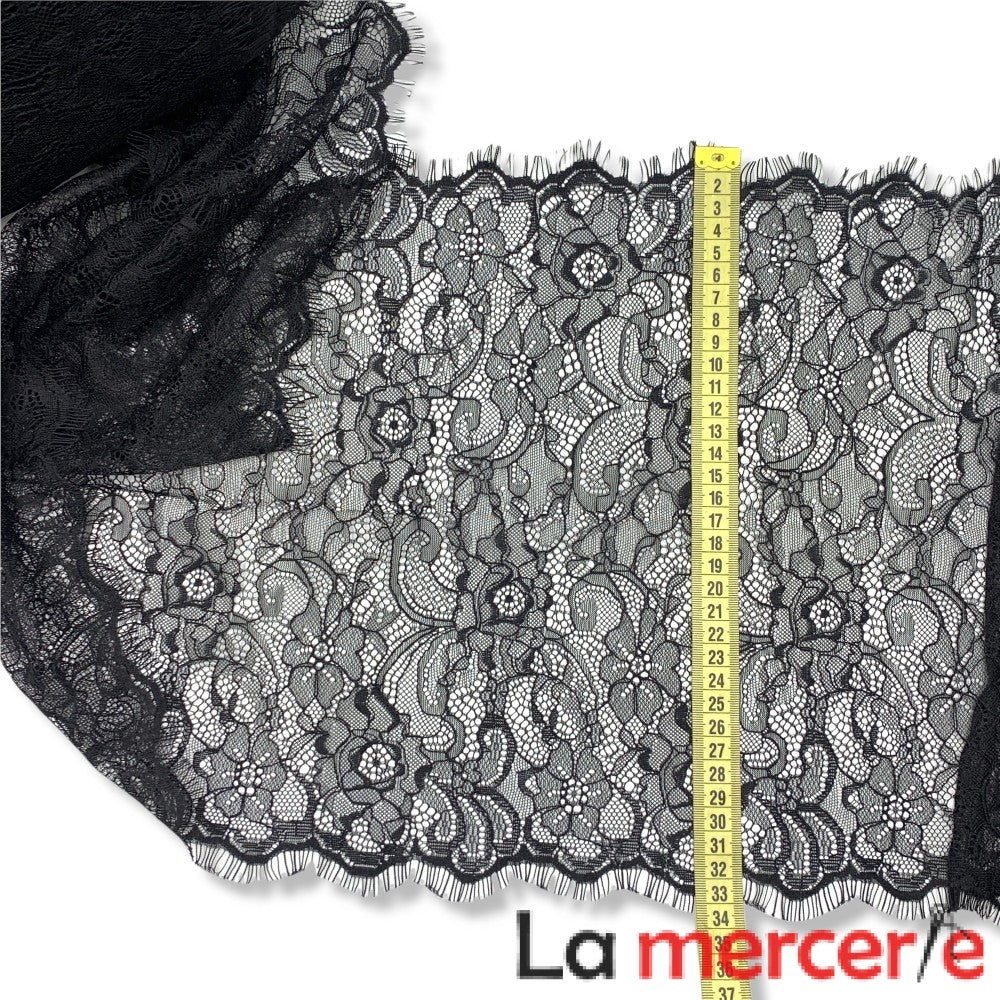 Dantela neagra tip chantily, latime 34cm