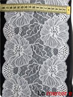 Dantela elastica, alba, model floral, latime 17cm