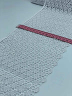 Broderie, culoare Alb, model din fir de mătase, lățime 18cm