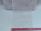 Broderie, culoare Alb, model din fir de mătase, lățime 18cm