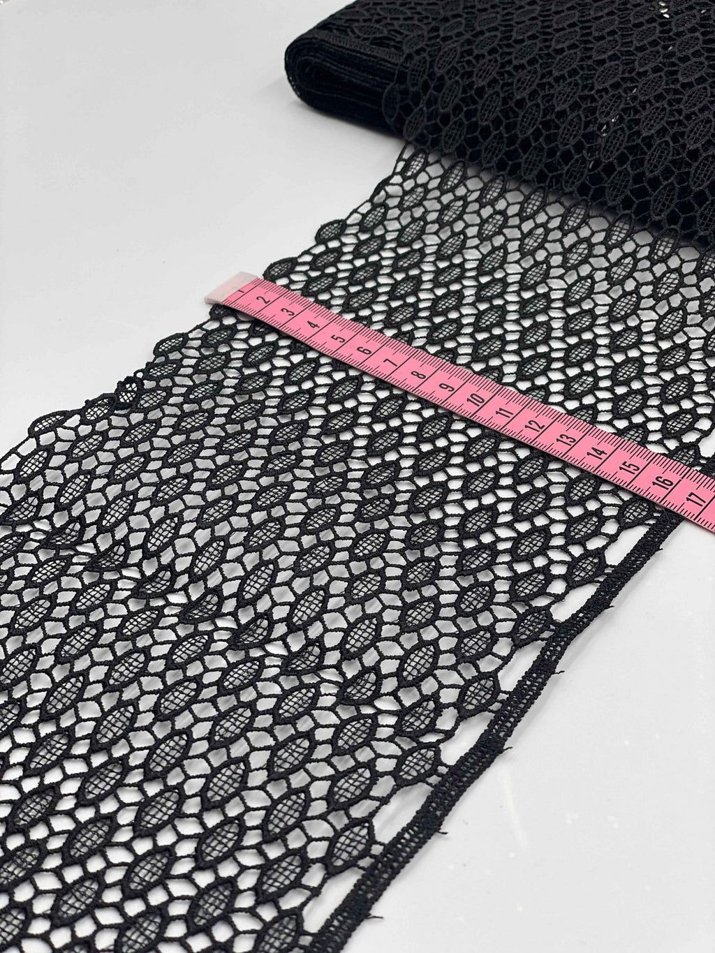 Broderie Neagră, model din fir de mătase, lățime 18cm
