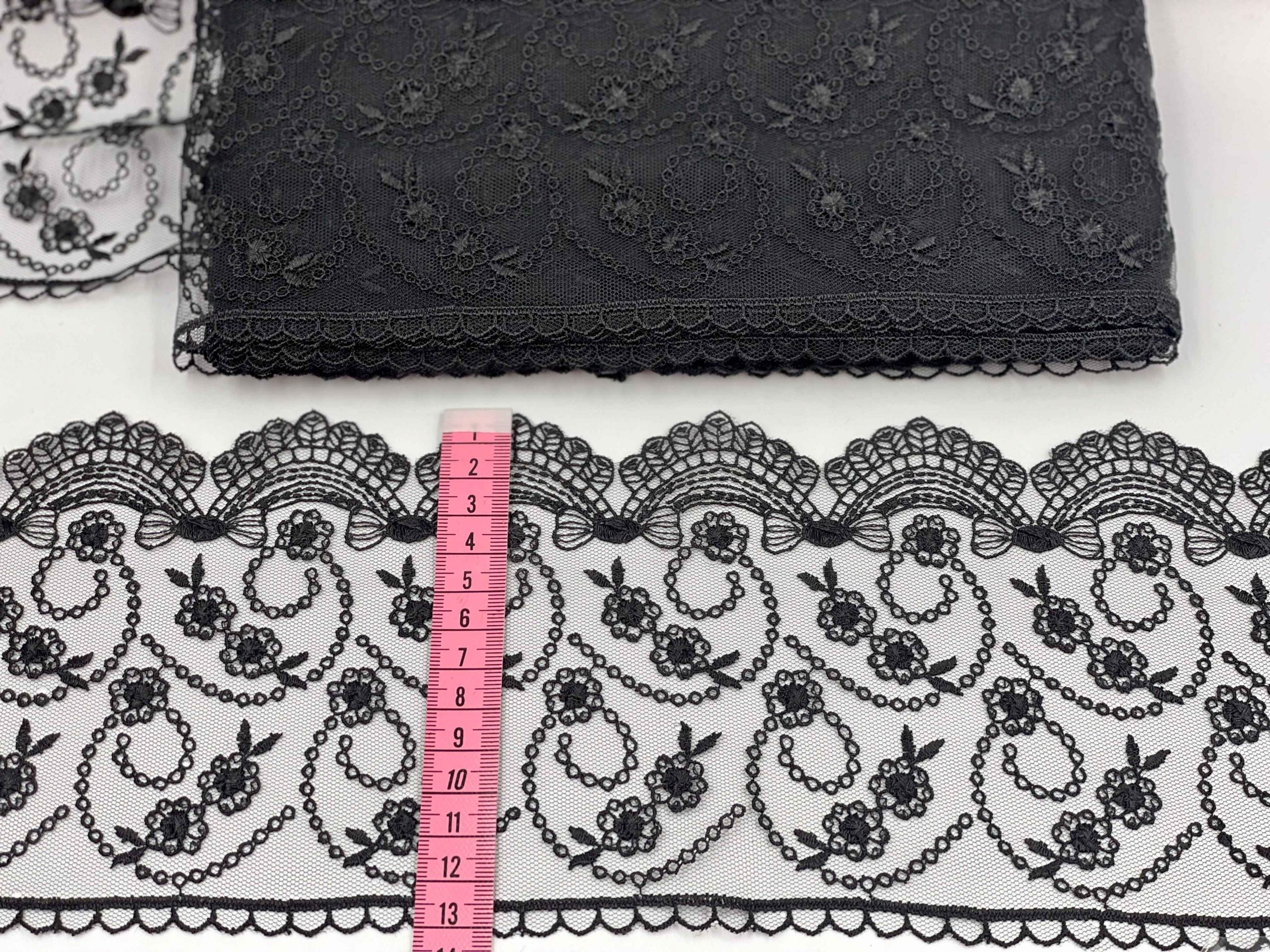 Broderie Neagră, model Floral din fir de mătase, lățime 13cm