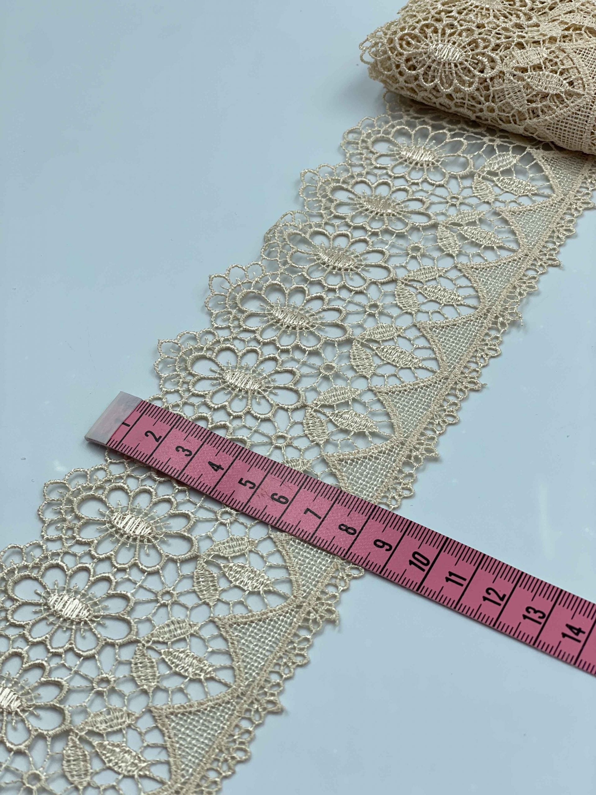 Broderie Bej, model din fir de mătase, lățime 8cm