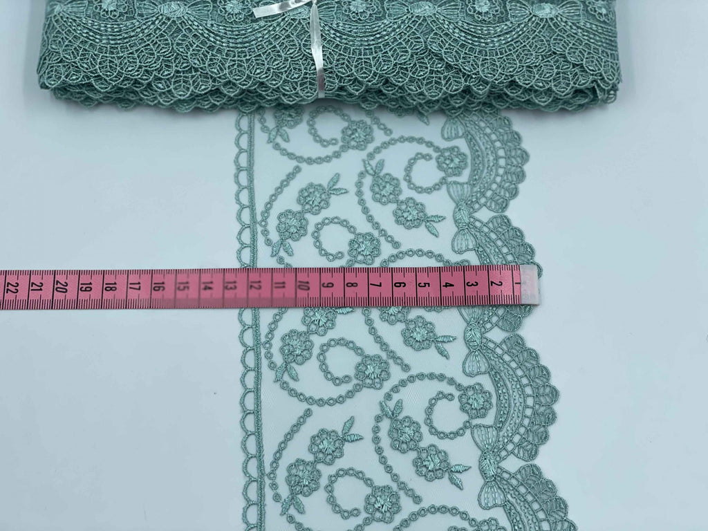 Broderie Turcoaz, model Floral din fir de mătase, lățime 13cm