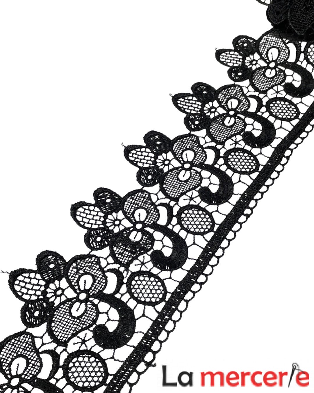 Broderie crem si neagra model floral din fir de matase