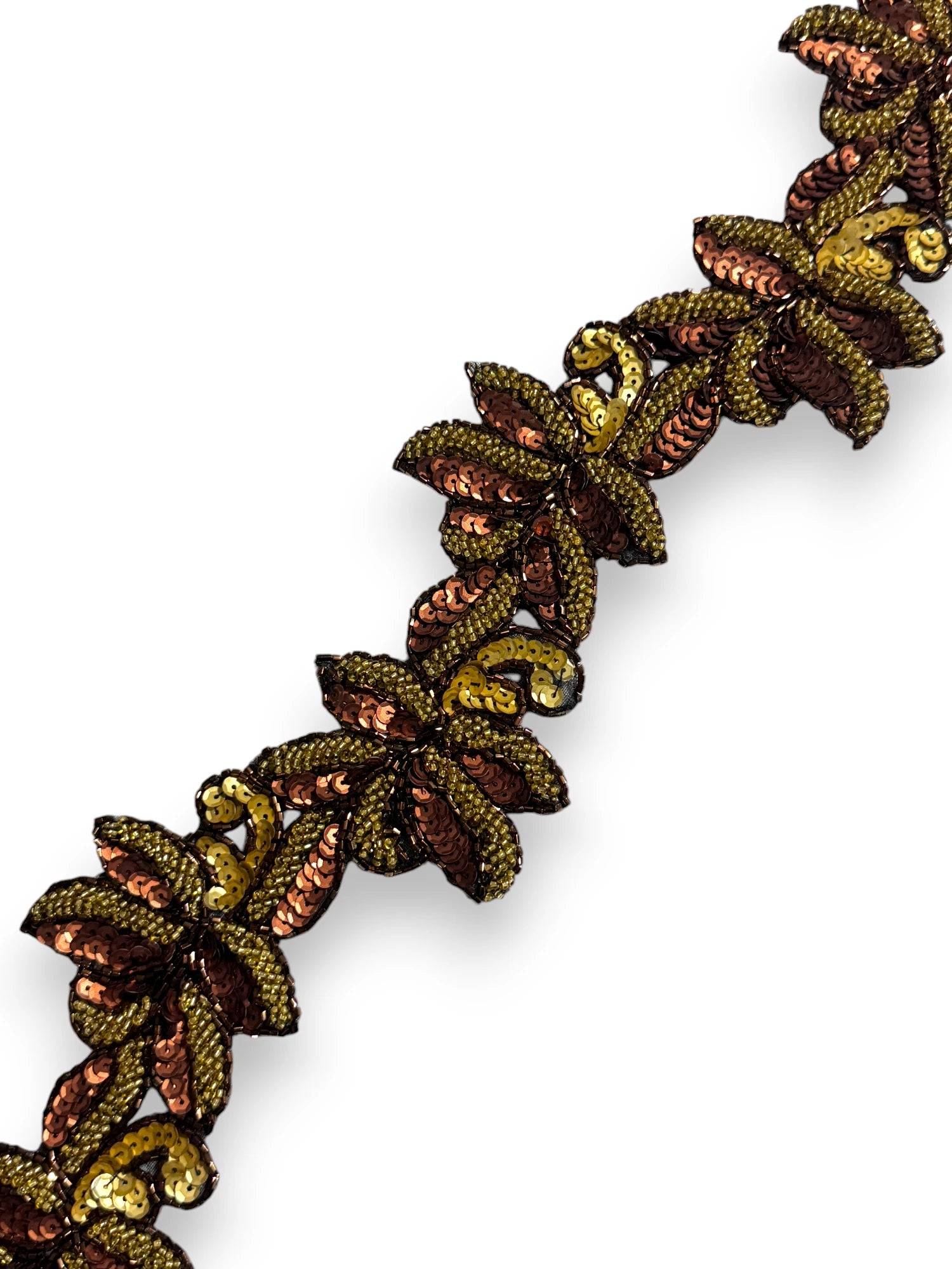 Pasmanterie maro si aurie model floral 6cm