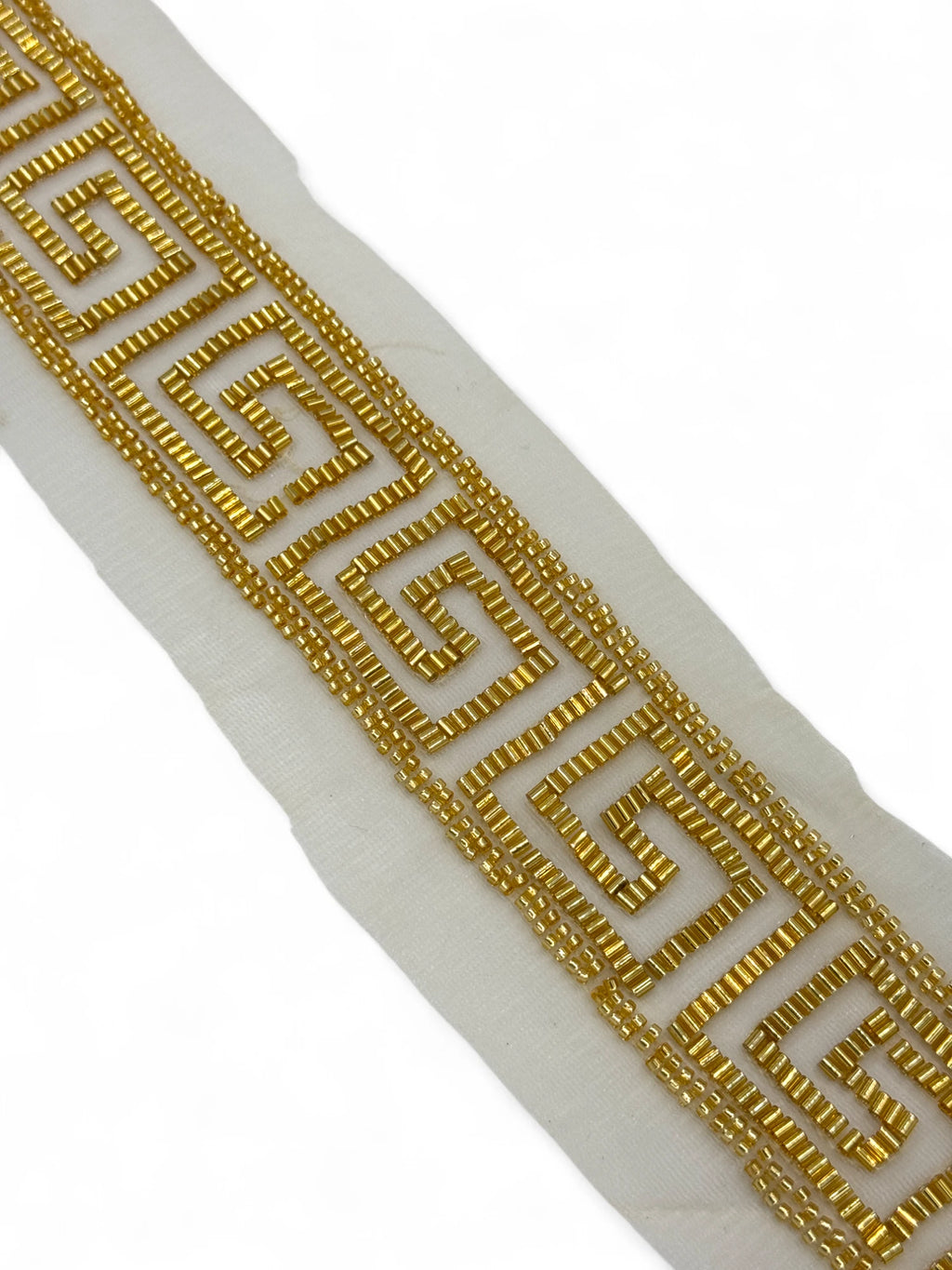 Pasmanterie aurie cu margele cusute 5cm