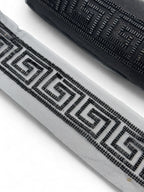 Pasmanterie neagra cu margele cusute 5cm
