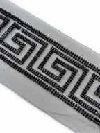Pasmanterie neagra cu margele cusute 5cm