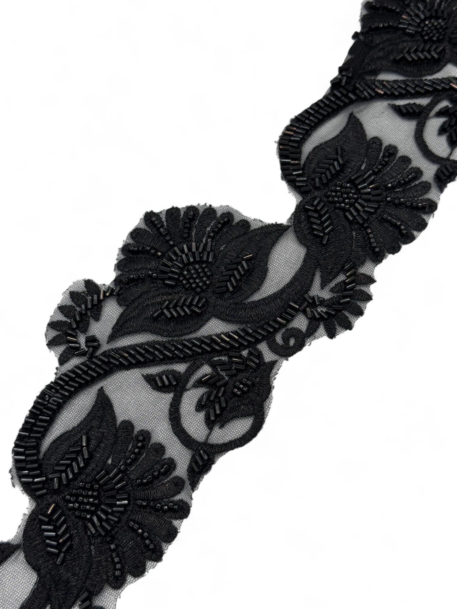 Pasmanterie cu neagra cu flori mari 10cm
