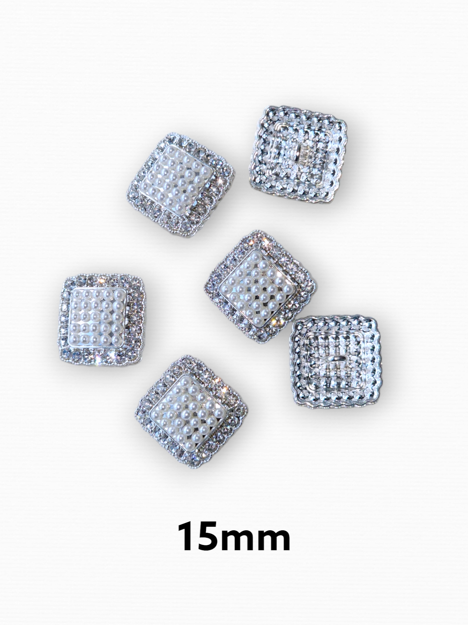 Nasturi ocazie model patrat cu perle, prindere cu picior, 15mm