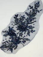 Aplicatie vestimentara, model floral cu paiete si margele cusute, Bleumarin