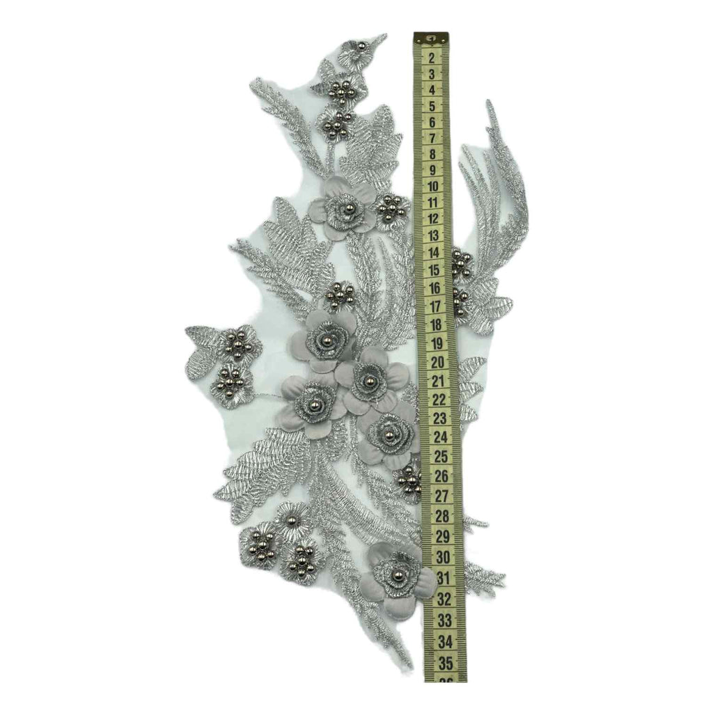 Aplicație vestimentara, argintie, model floral cu micropaiete și mărgele, 34 cm
