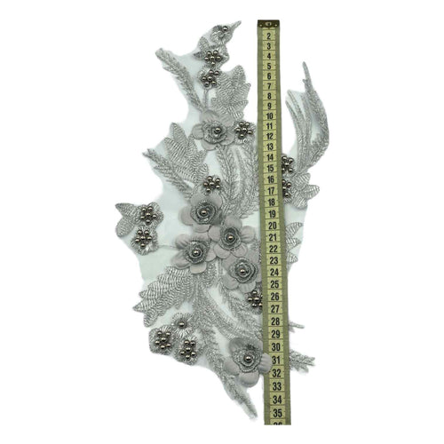 Aplicație vestimentara, argintie, model floral cu micropaiete și mărgele, 34 cm